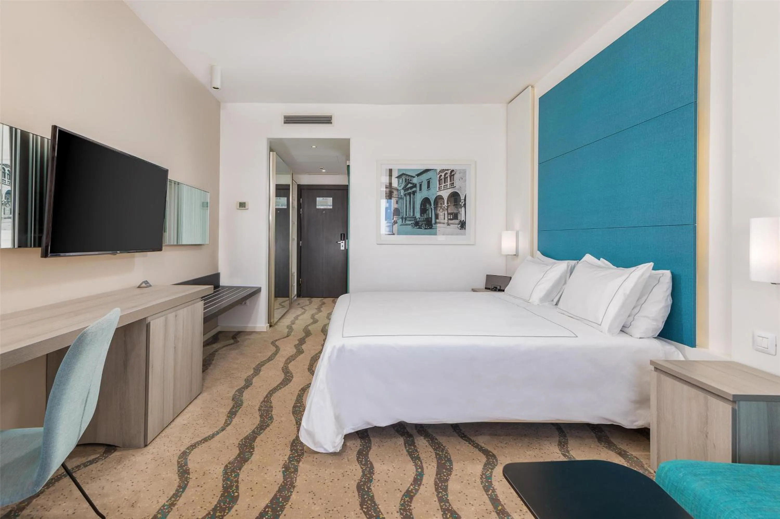 Photo of the whole room, Bed in Park Plaza Histria Pula