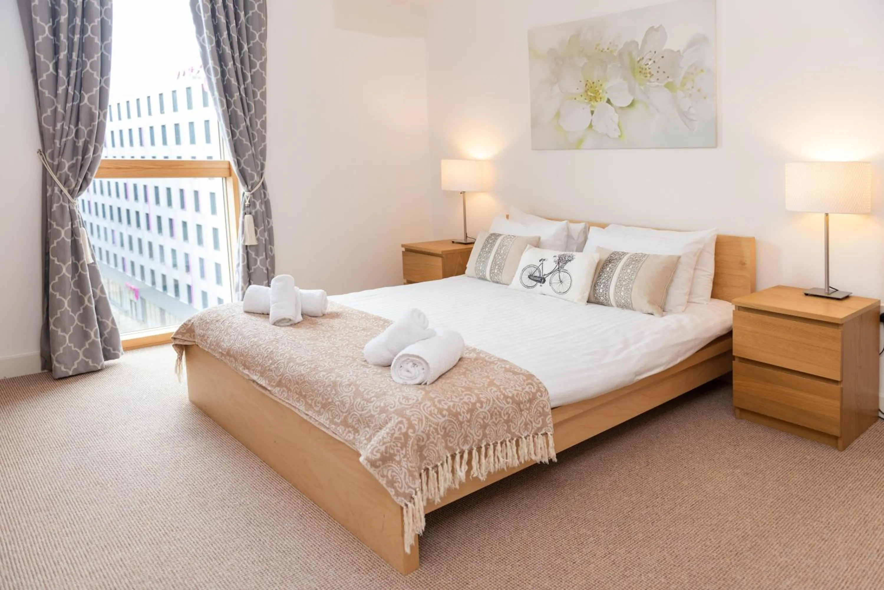 Bed in City Stay Apartments - Vizion