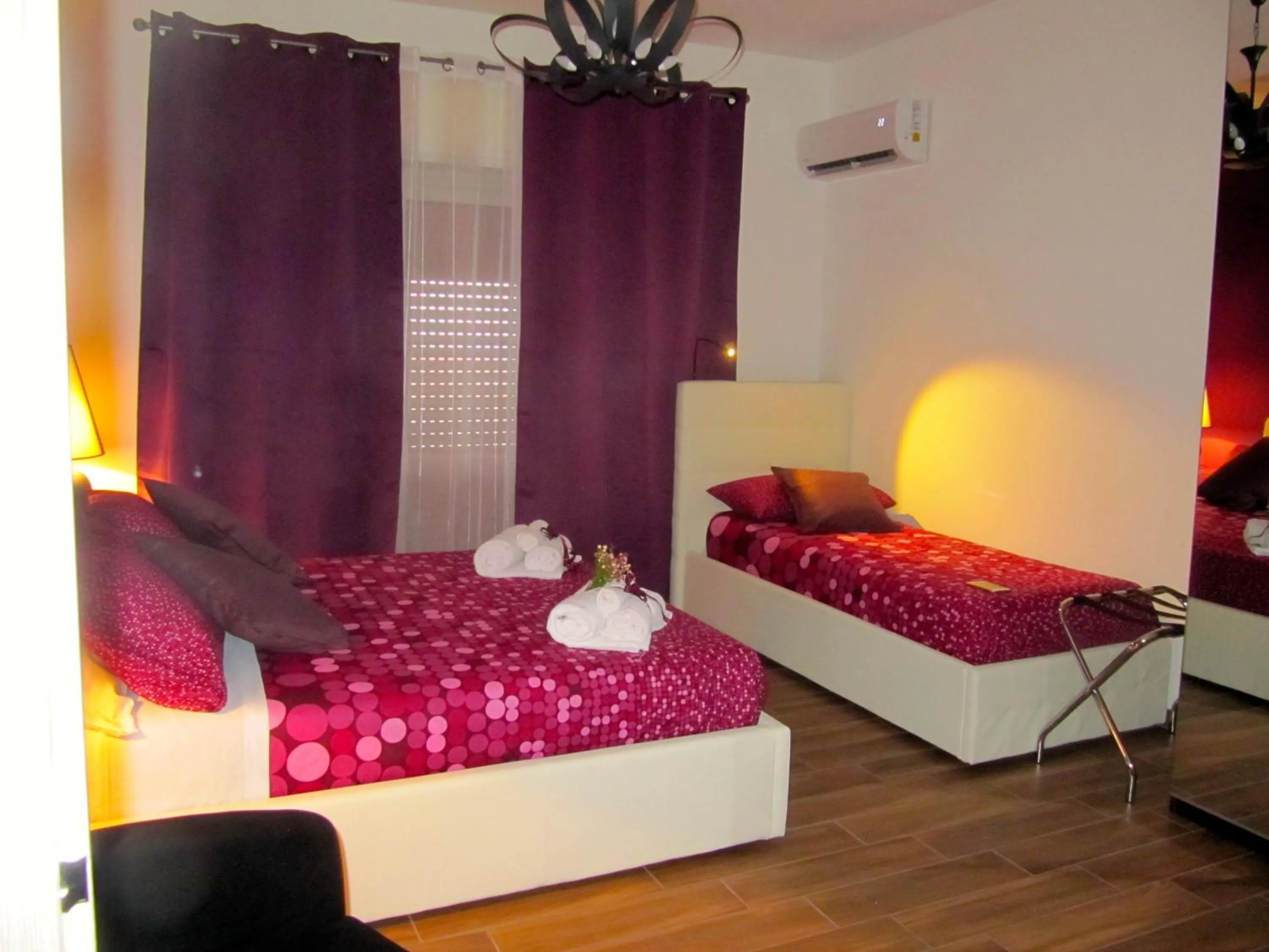 Bed in Symposium Bed&Breakfast