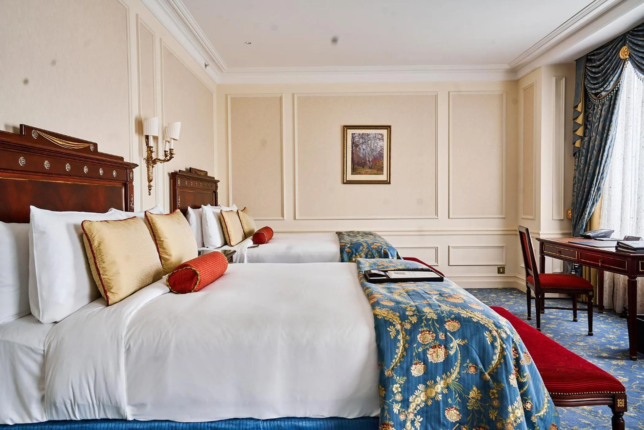 Bed in Fairmont Grand Hotel Kyiv