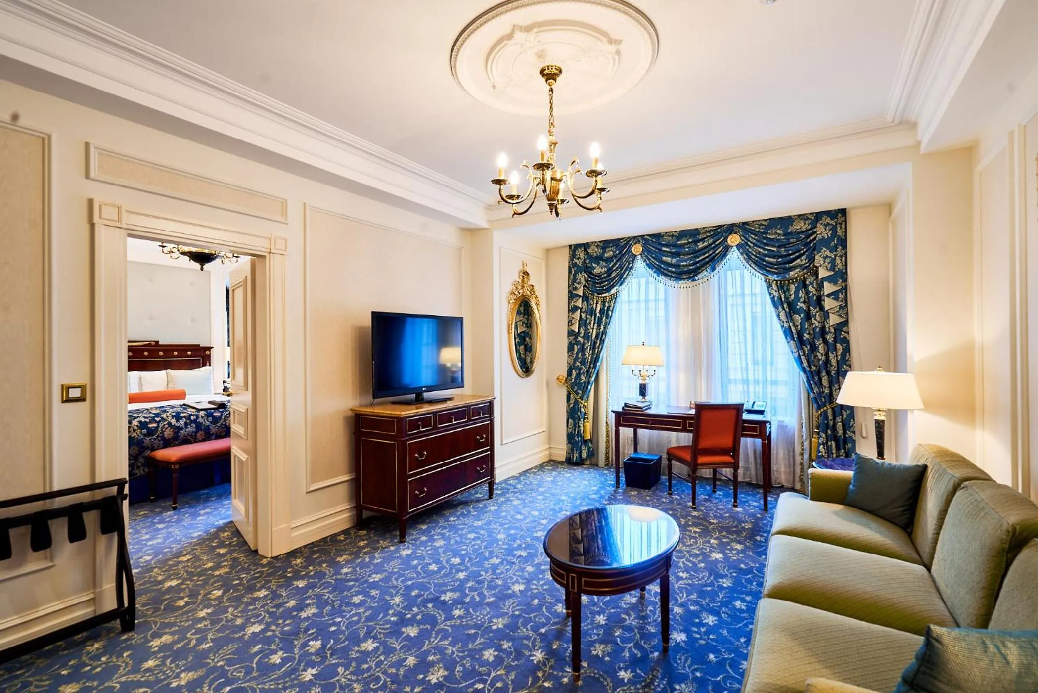 Living room, Bed in Fairmont Grand Hotel Kyiv
