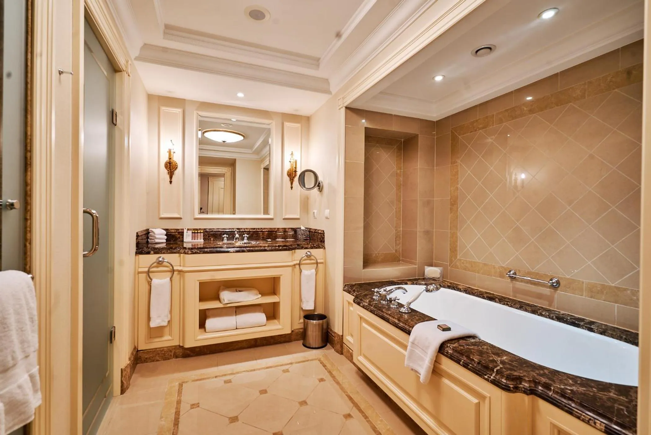 Shower in Fairmont Grand Hotel Kyiv