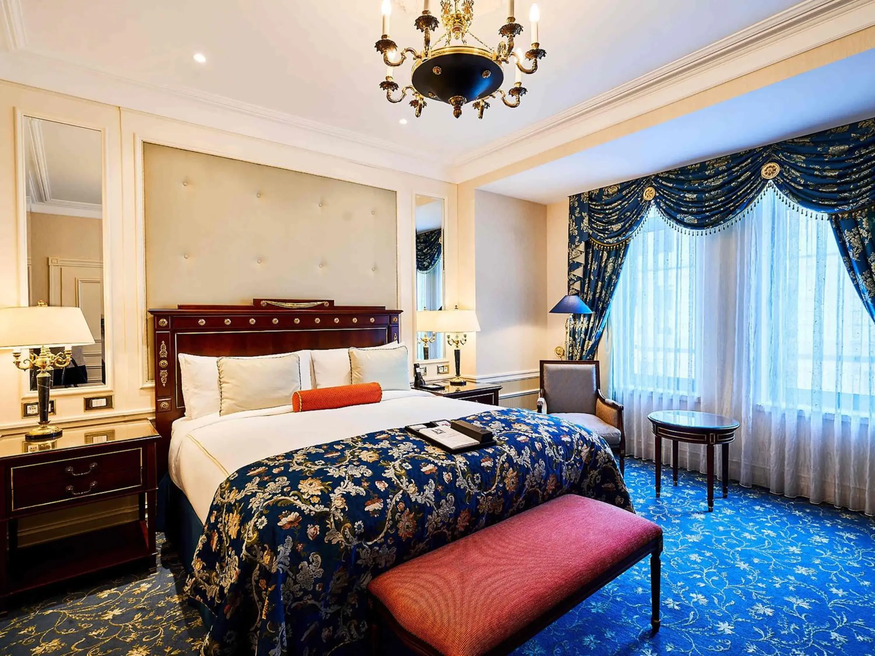 Junior King Suite in Fairmont Grand Hotel Kyiv Junior King Suite in Fairmont Grand Hotel Kyiv