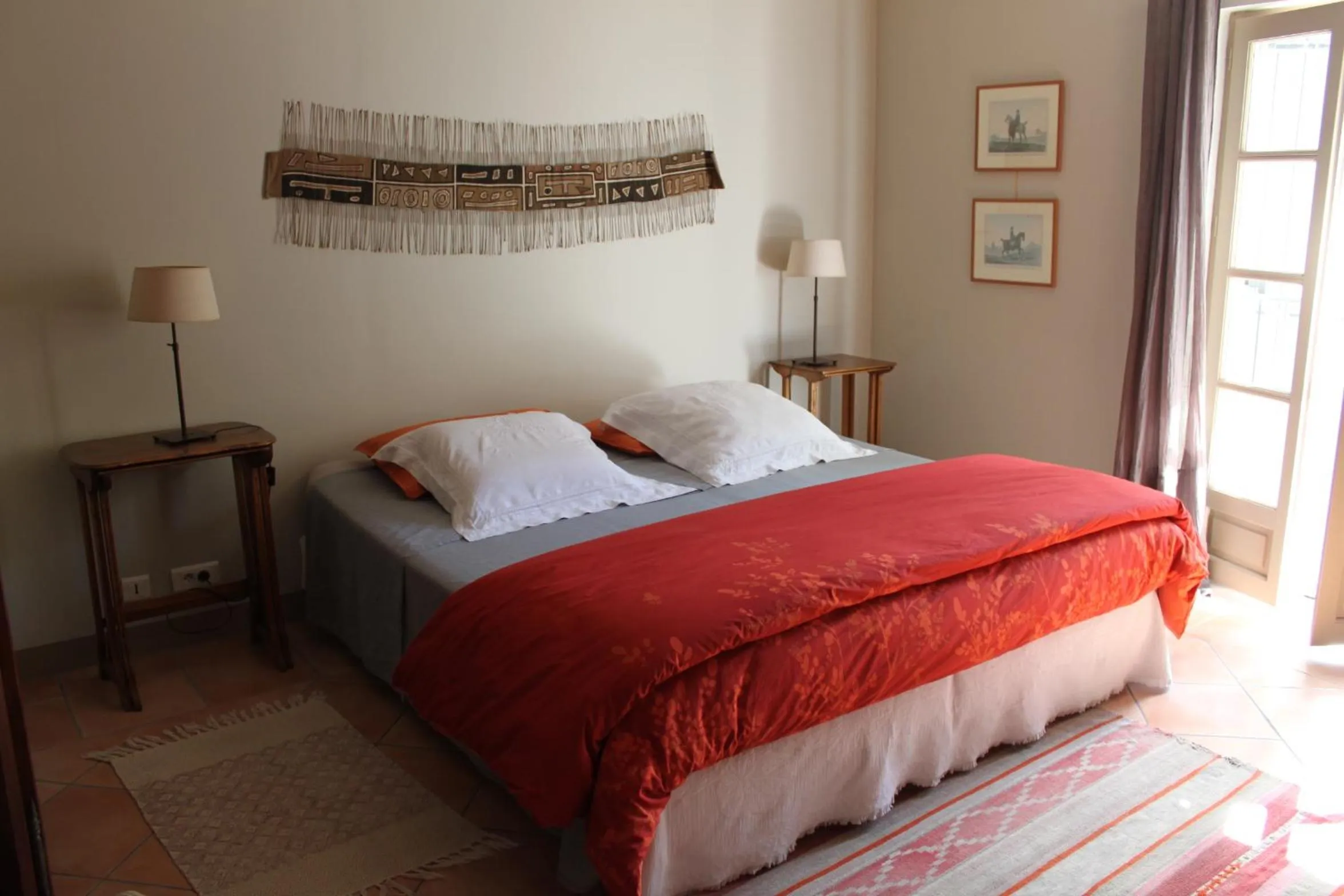 Photo of the whole room, Bed in Domaine de Manteau-Bleu