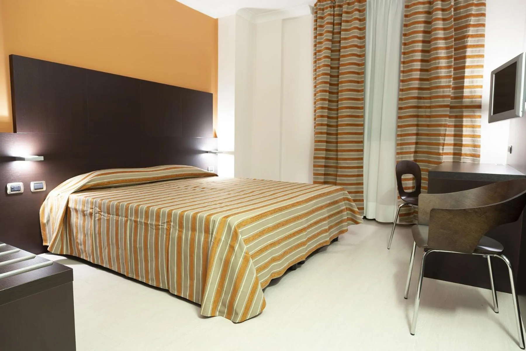 Bedroom, Bed in Vercelli Palace Hotel