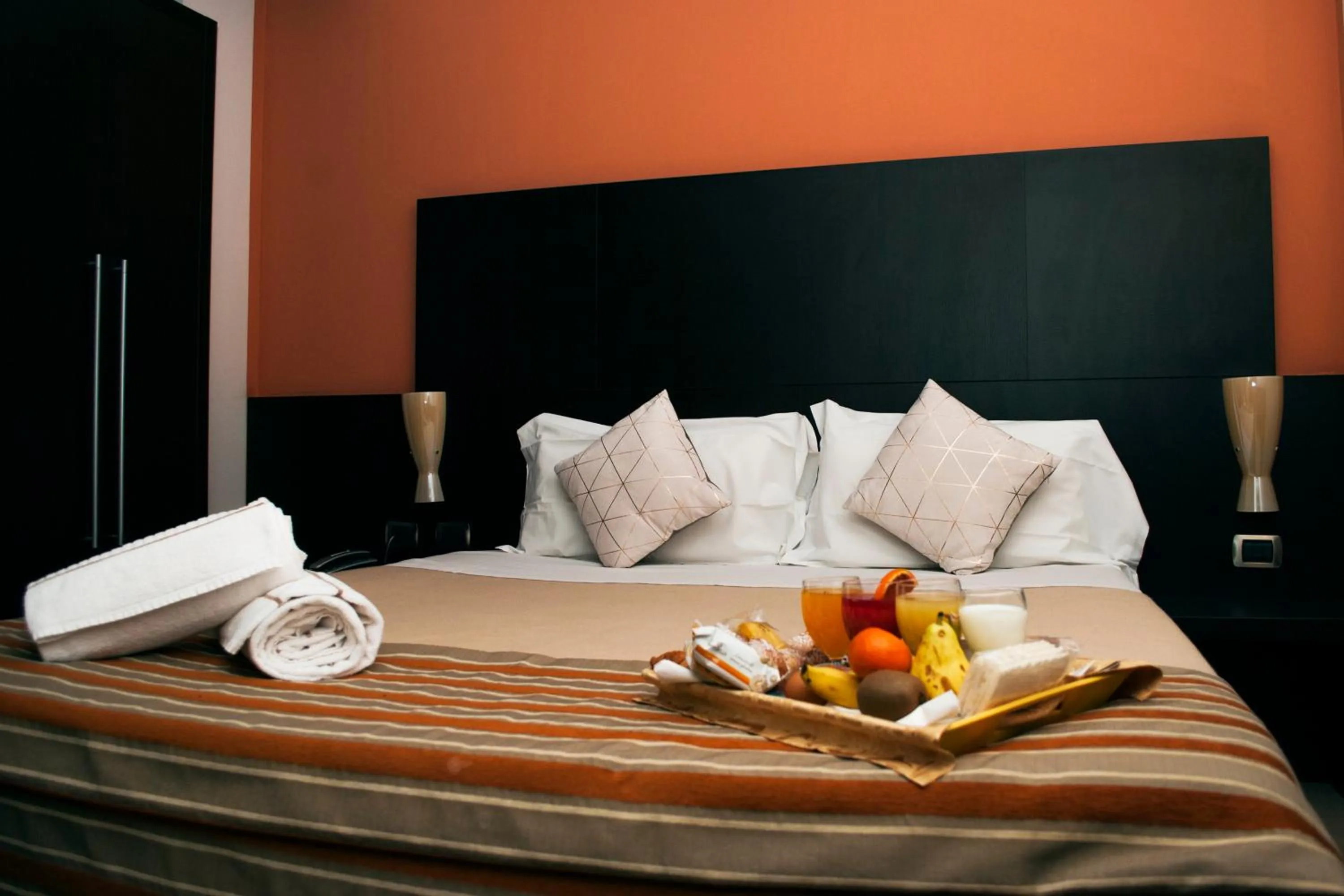 Bedroom, Bed in Vercelli Palace Hotel