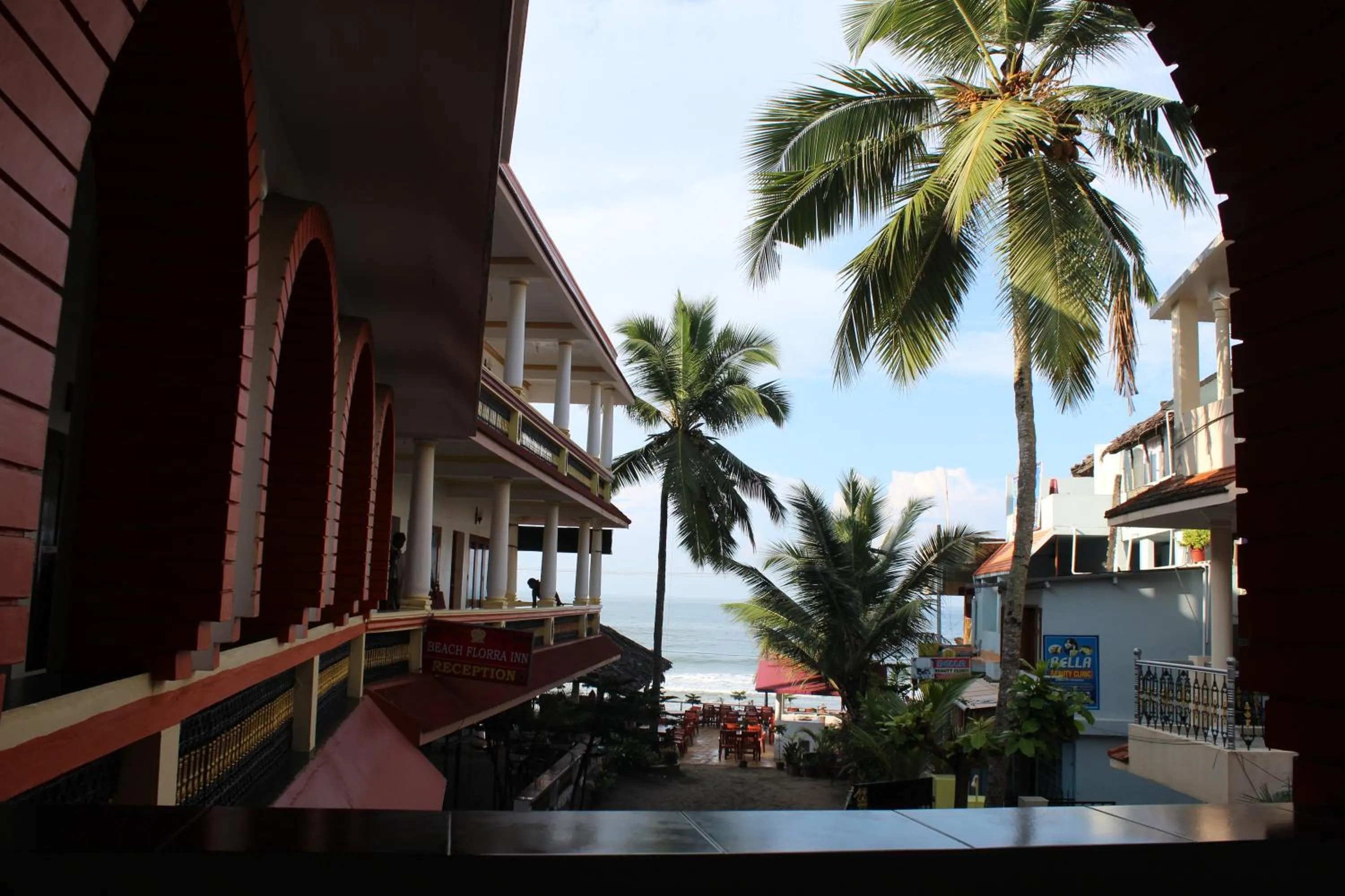 Facade/entrance in Beach Florra Inn