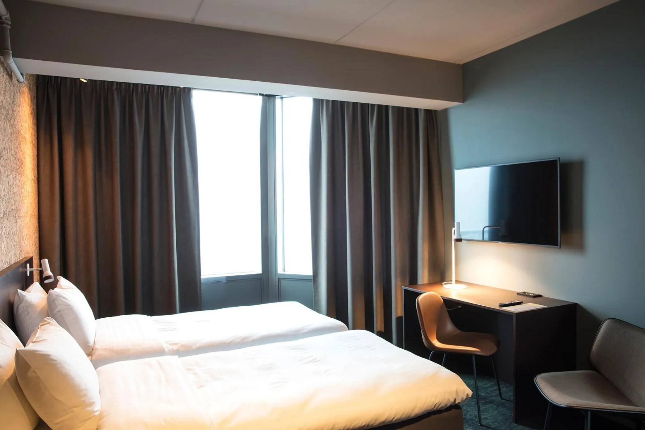 Bed in Comfort Hotel Kista