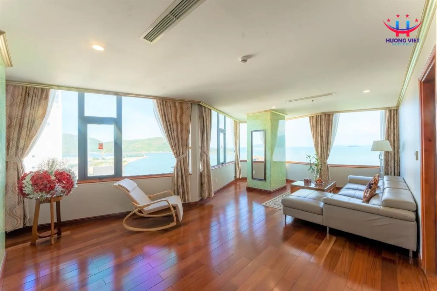 View (from property/room), Bed in Huong Viet Hotel Quy Nhon - Beachfront