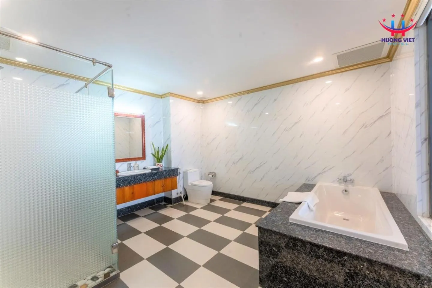 Bathroom in Huong Viet Hotel Quy Nhon - Beachfront