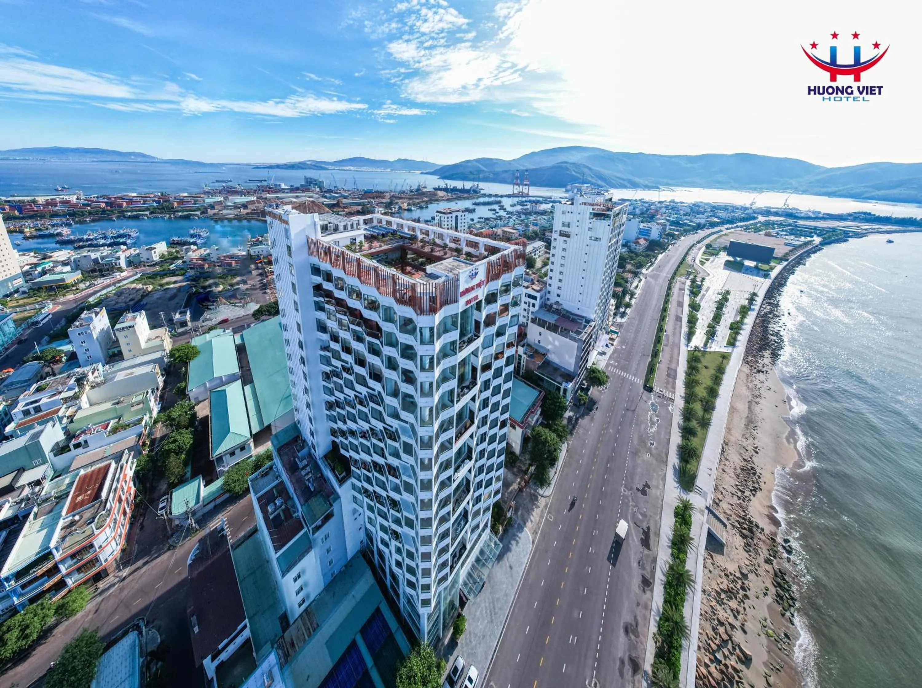 Property building in Huong Viet Hotel Quy Nhon - Beachfront