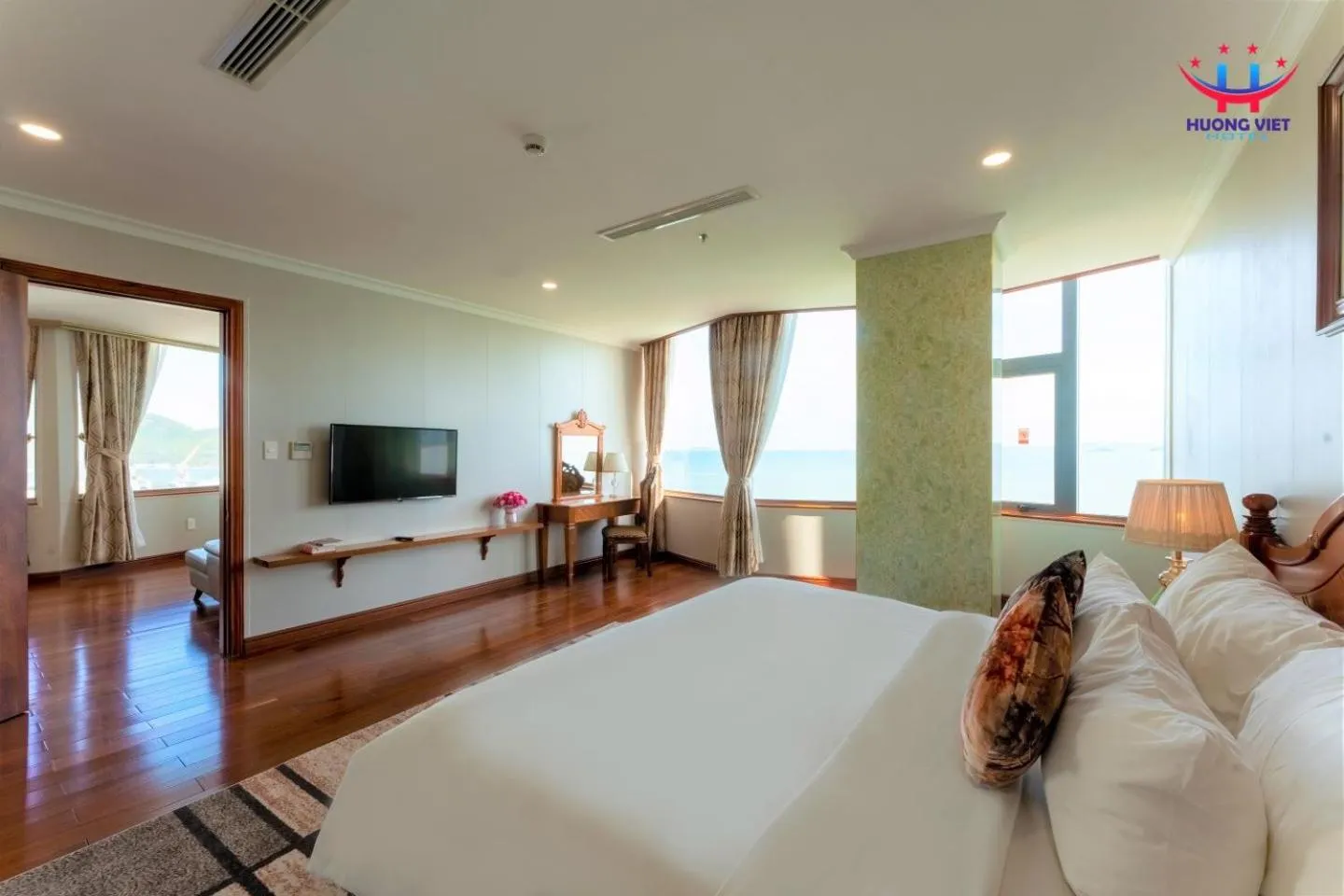 View (from property/room), Bed in Huong Viet Hotel Quy Nhon - Beachfront