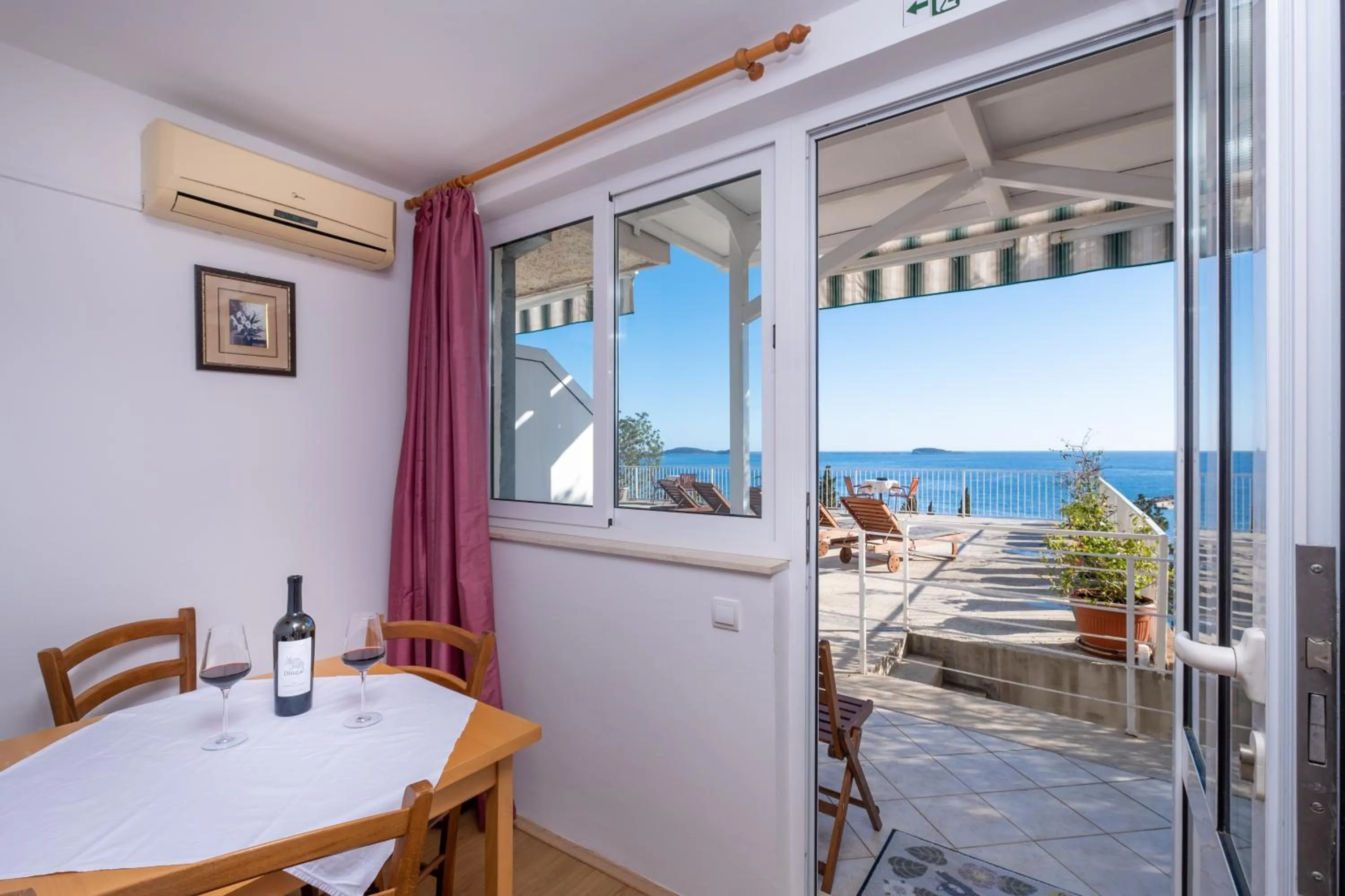 Sea view in Apartments Katica