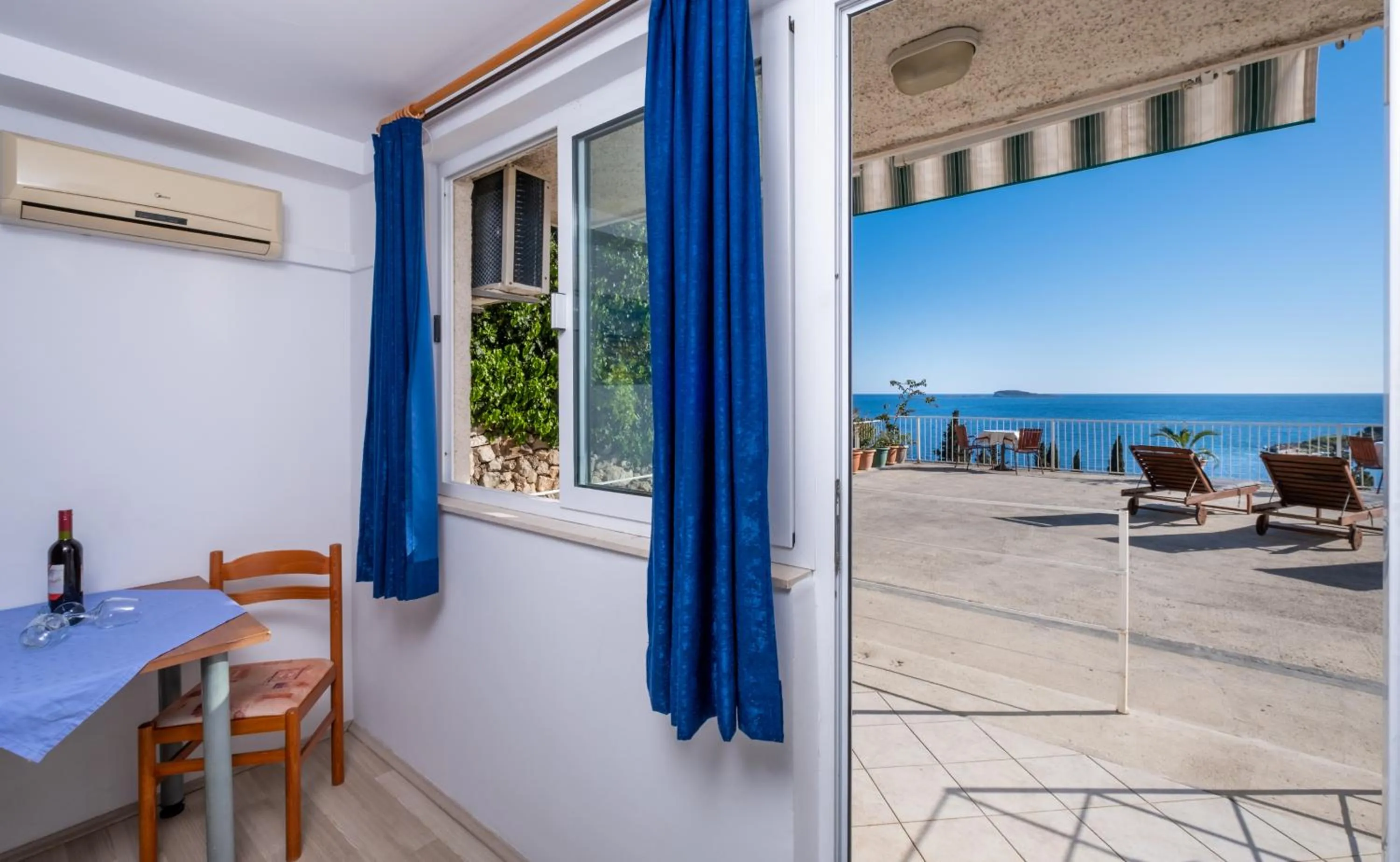 Sea view in Apartments Katica