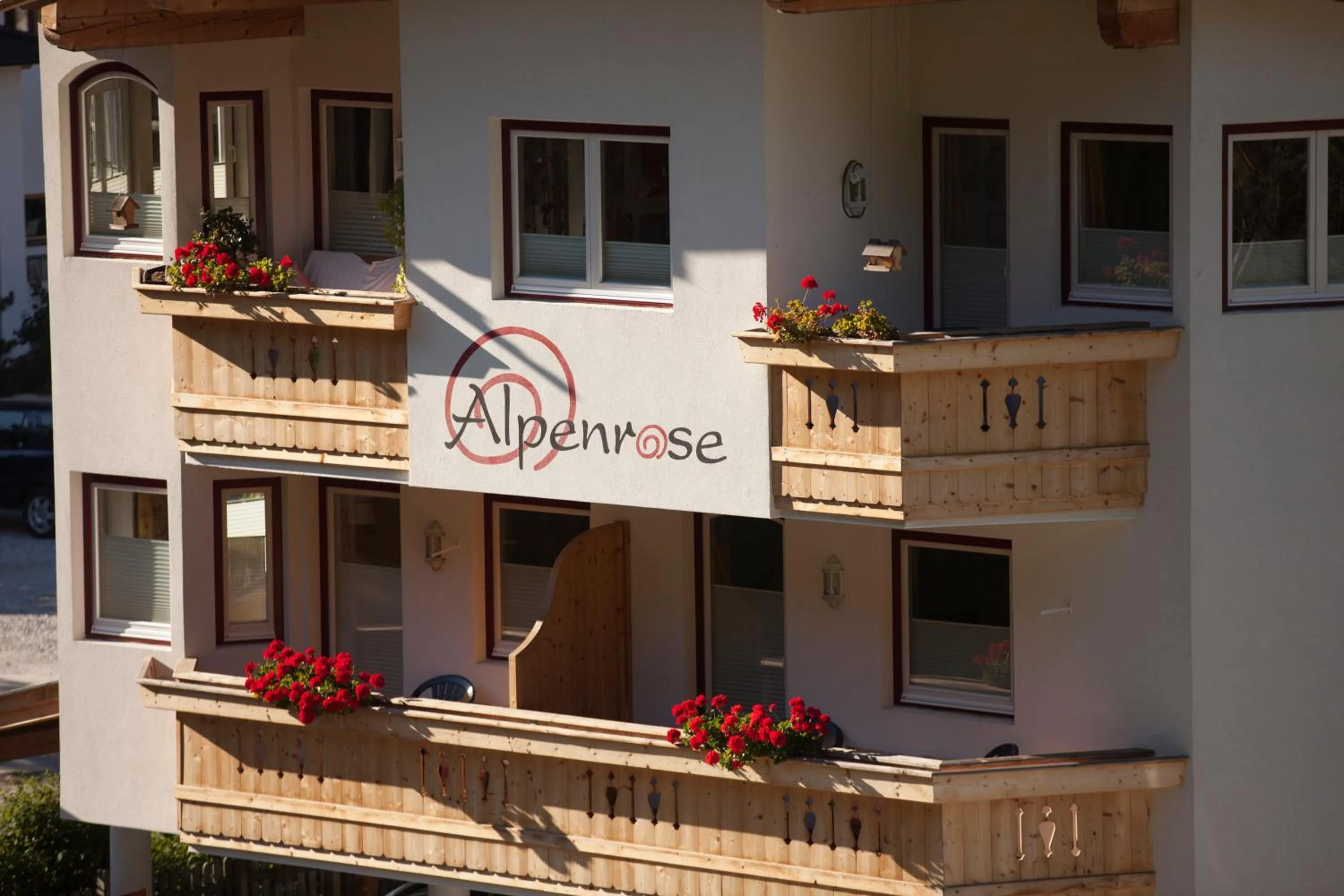 Facade/entrance in alpenrose hotel-garni