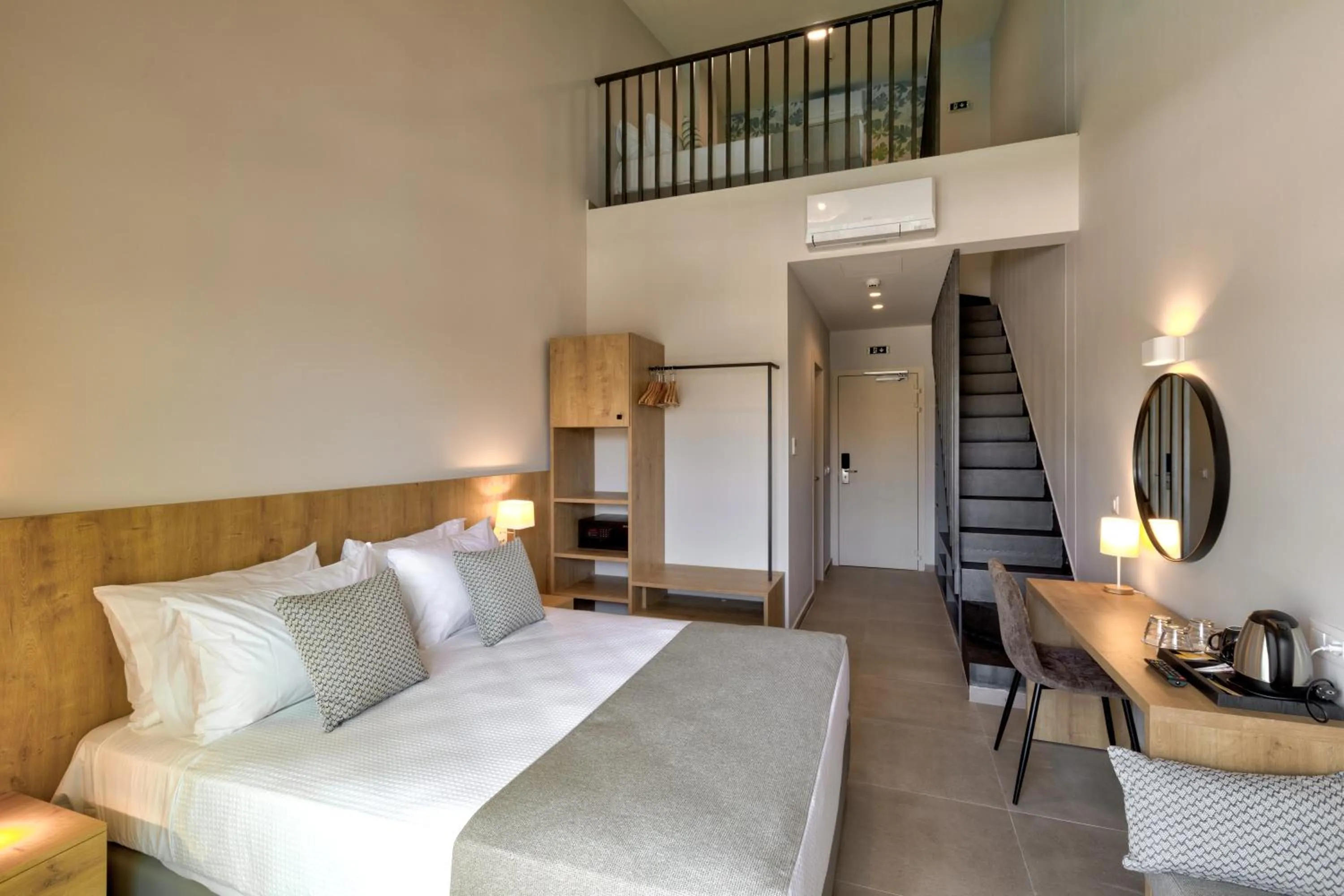 Photo of the whole room, Bed in White Olive Premium Laganas