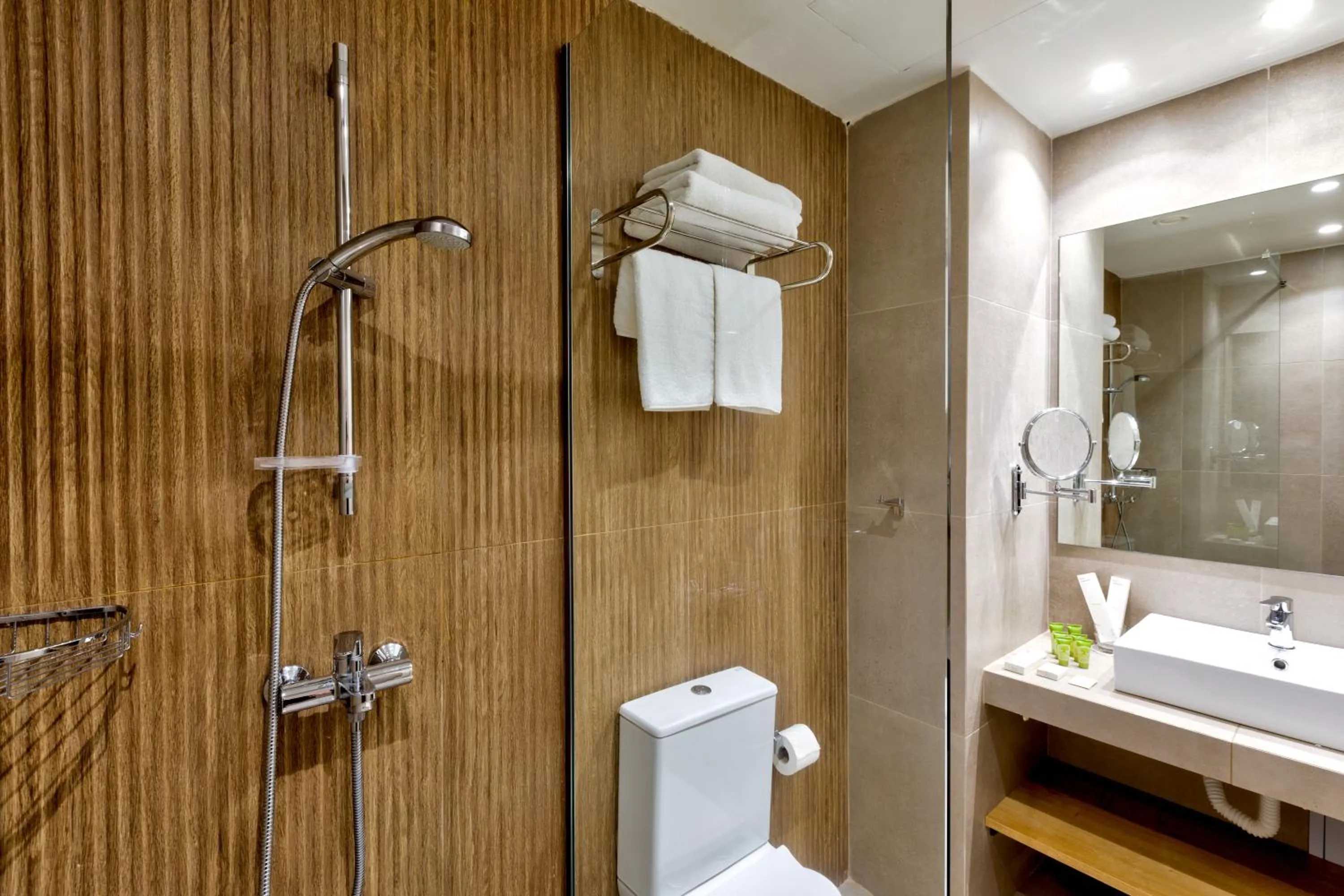 Shower in White Olive Premium Laganas