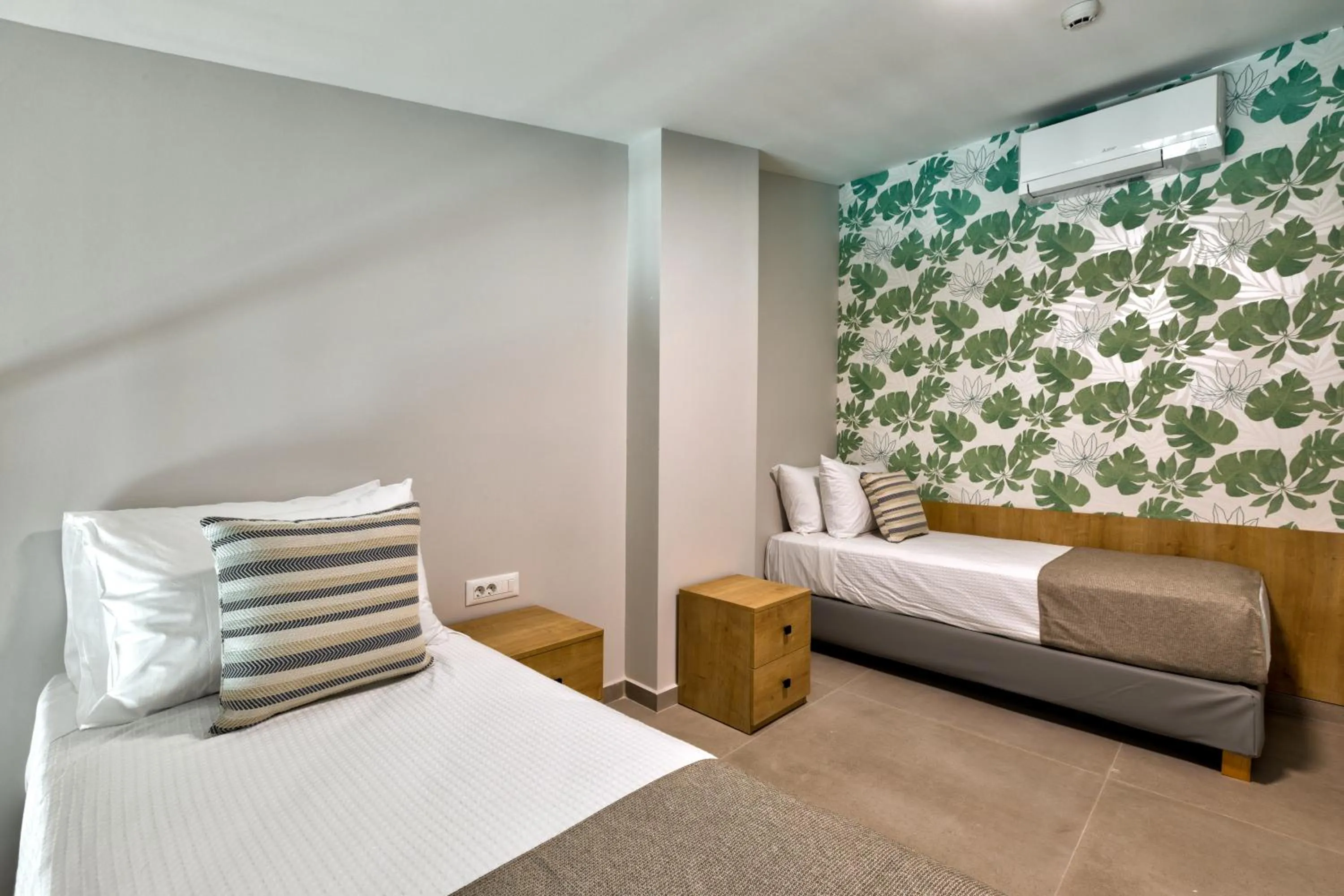 Bedroom, Bed in White Olive Premium Laganas