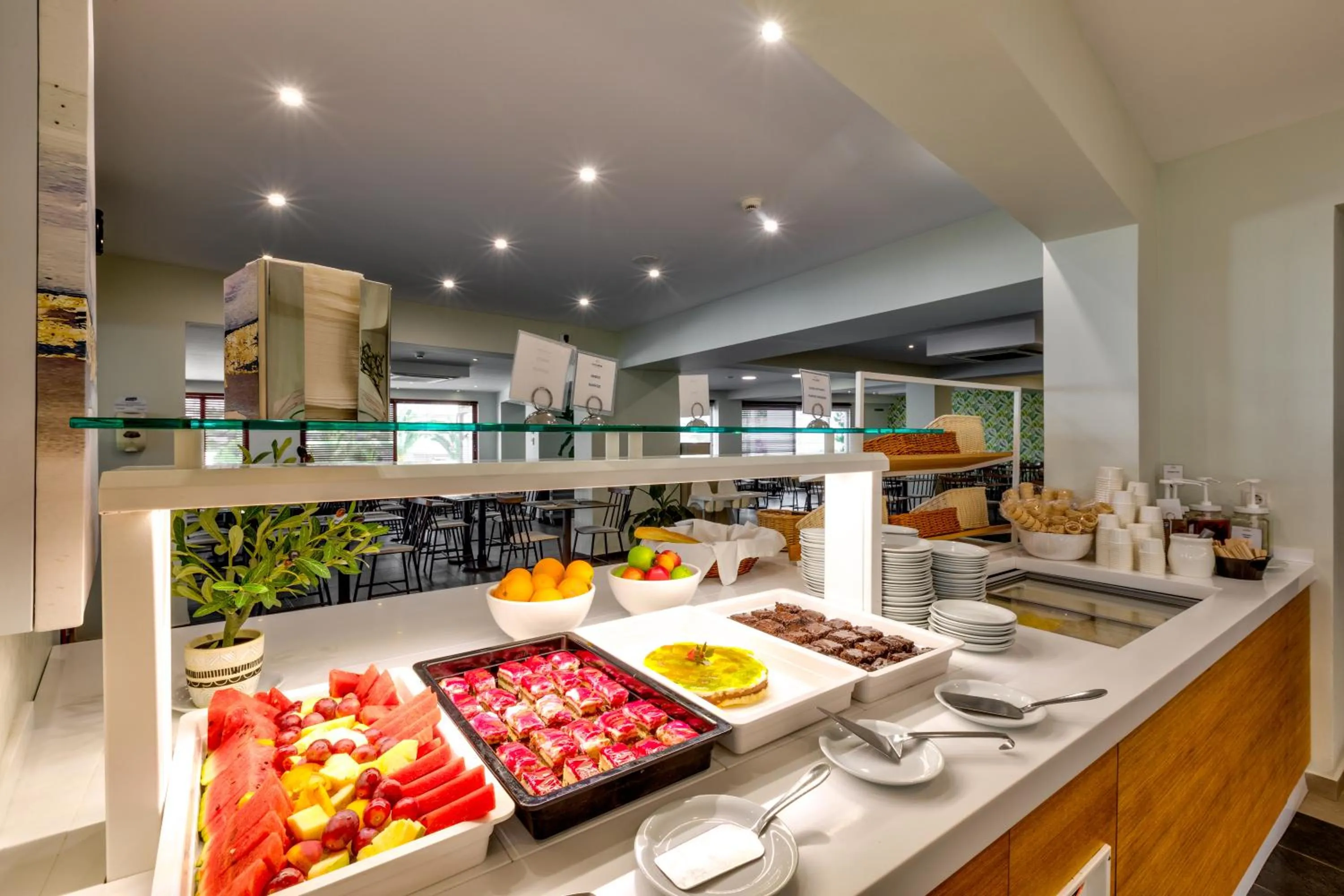 Food in White Olive Premium Laganas