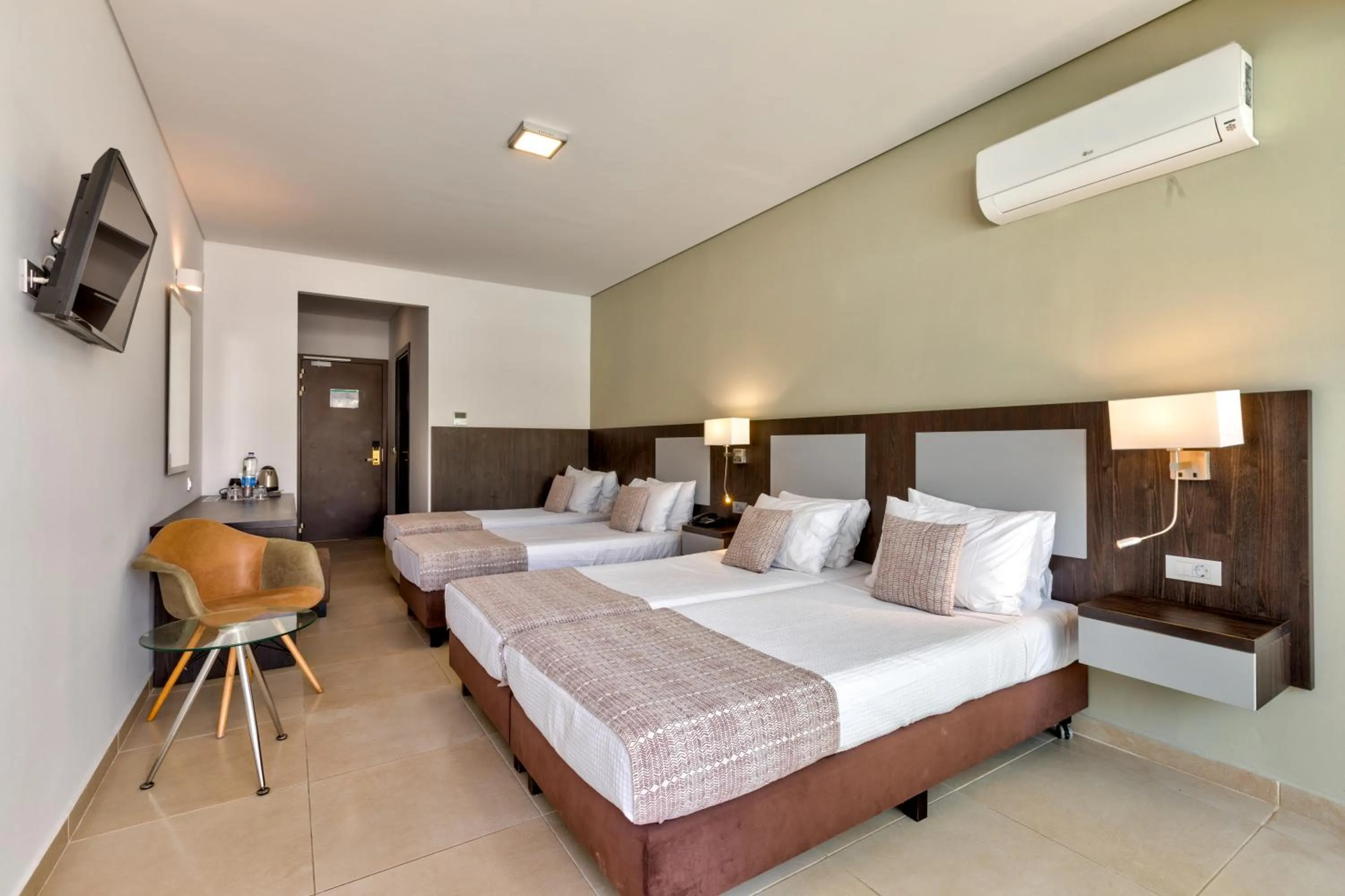 Photo of the whole room, Bed in White Olive Premium Laganas