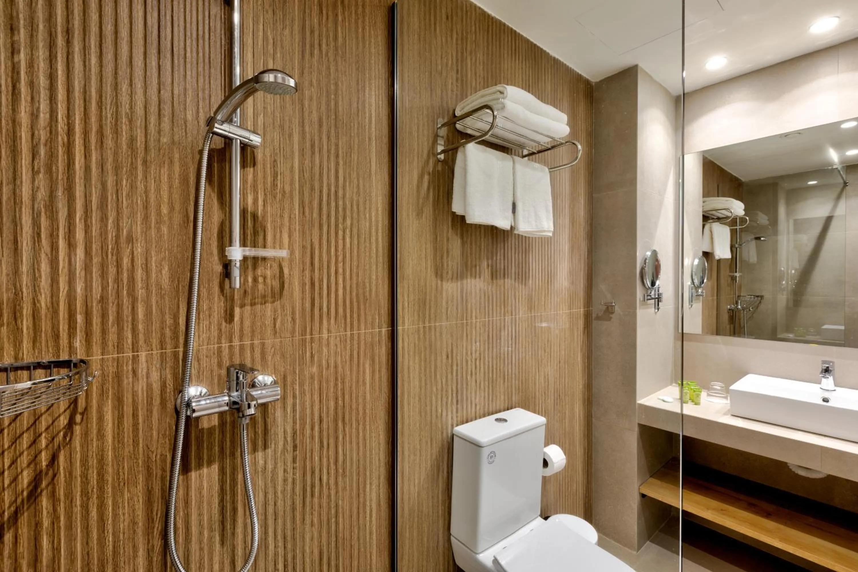 Bathroom in White Olive Premium Laganas