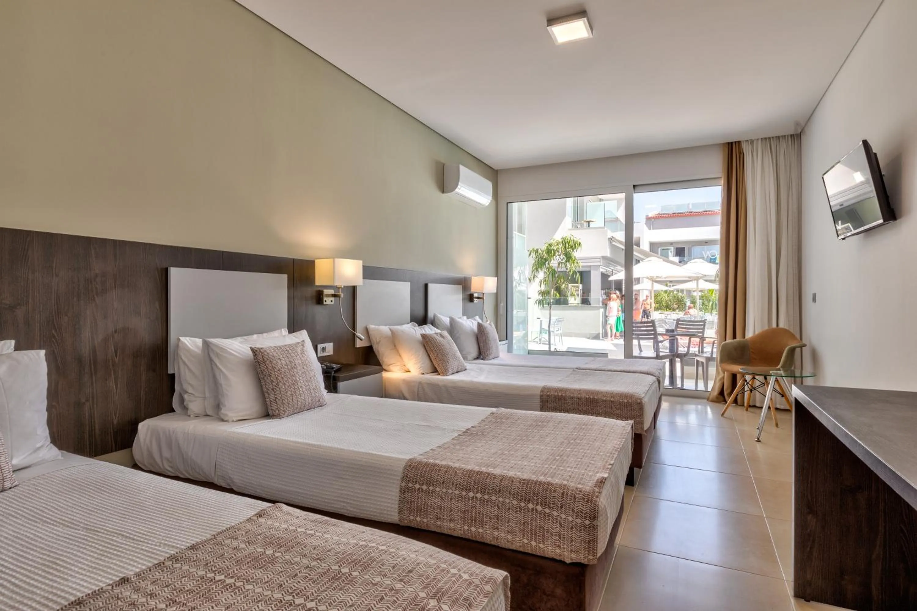 Photo of the whole room, Bed in White Olive Premium Laganas