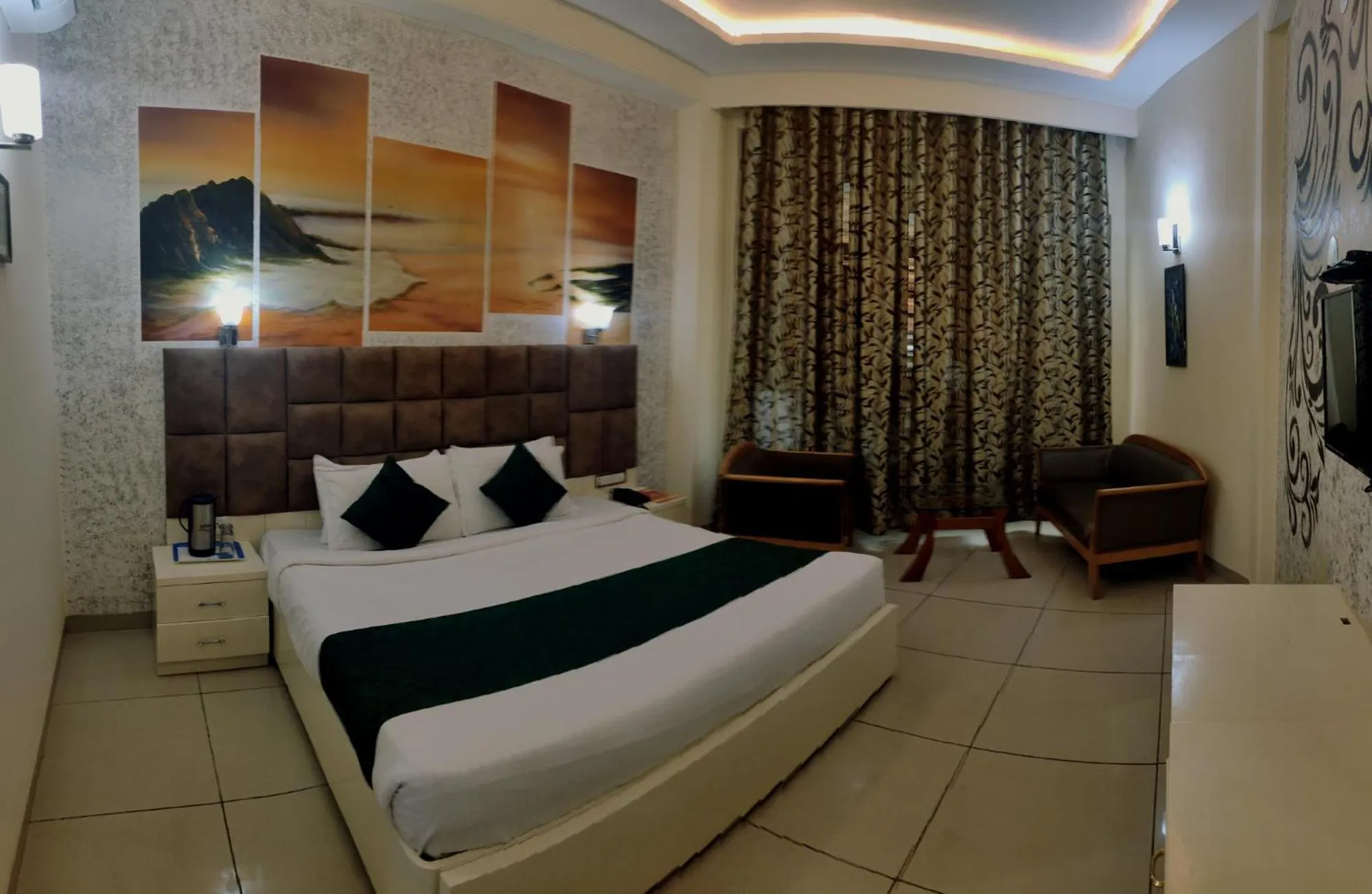 TV and multimedia, Bed in Hotel Devi Grand - Katra