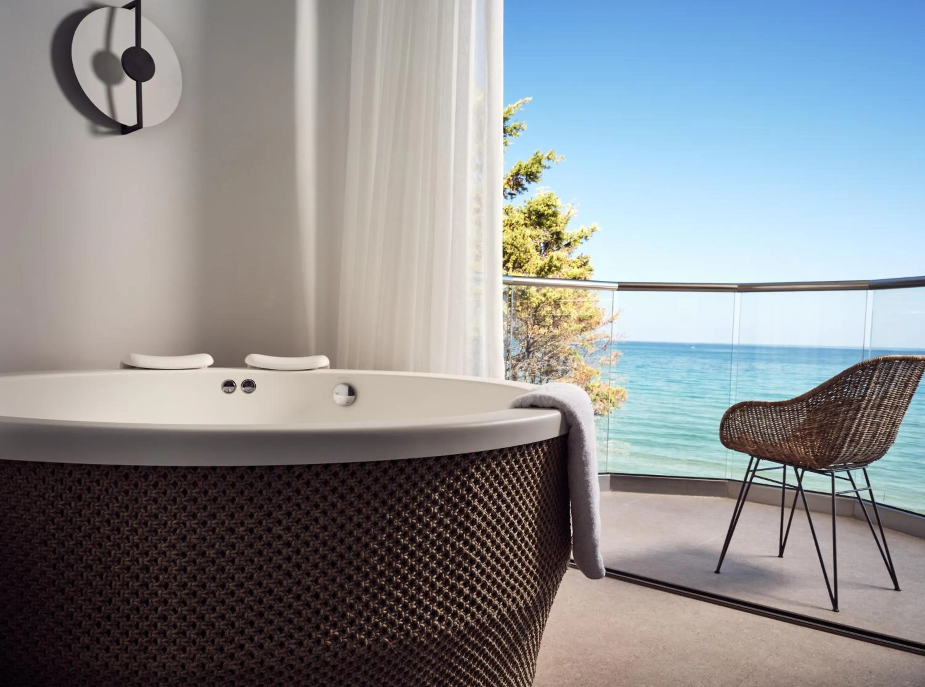 Hot Tub in Windmill Bay Hotel