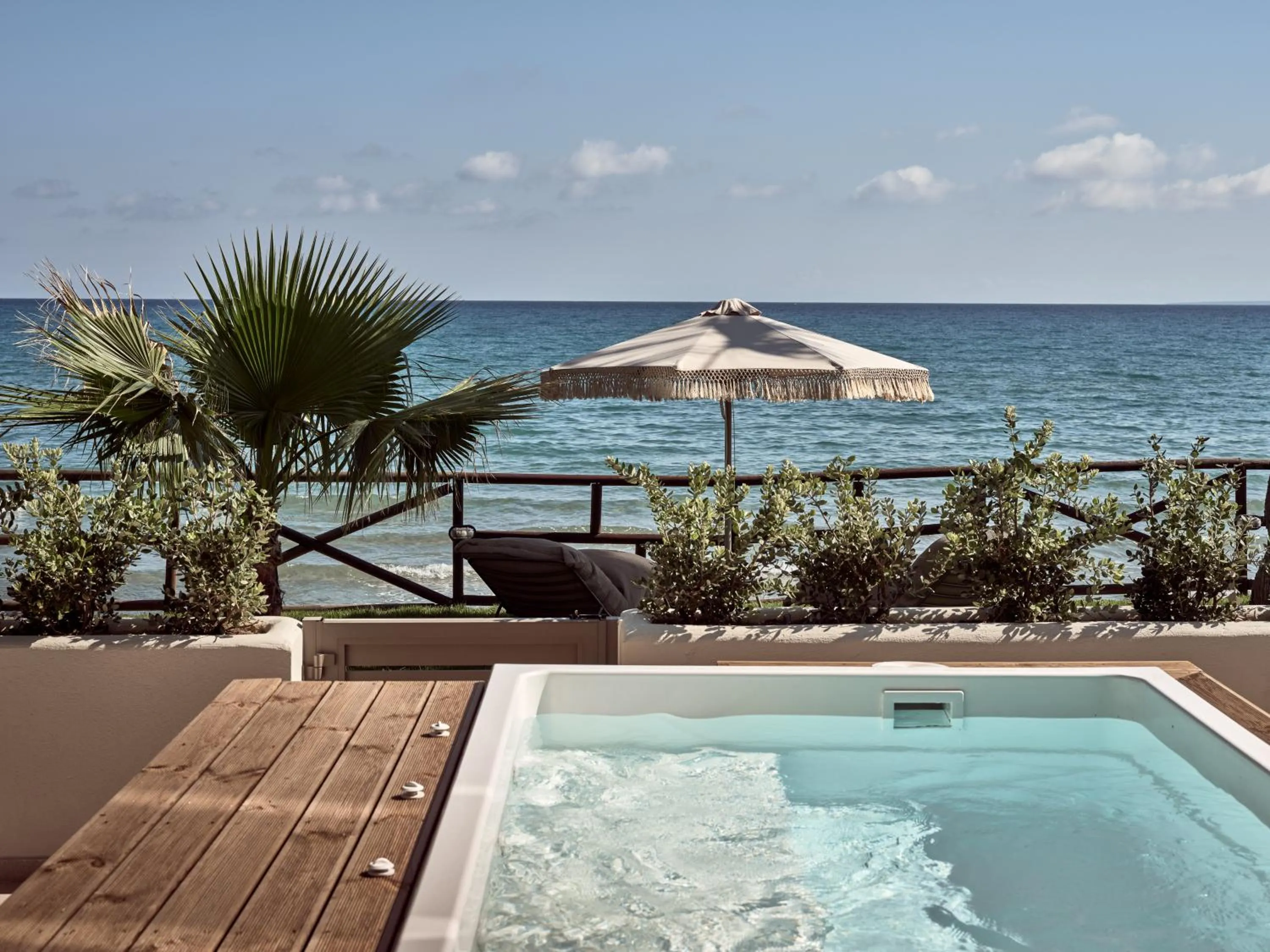 Hot Tub in Windmill Bay Hotel