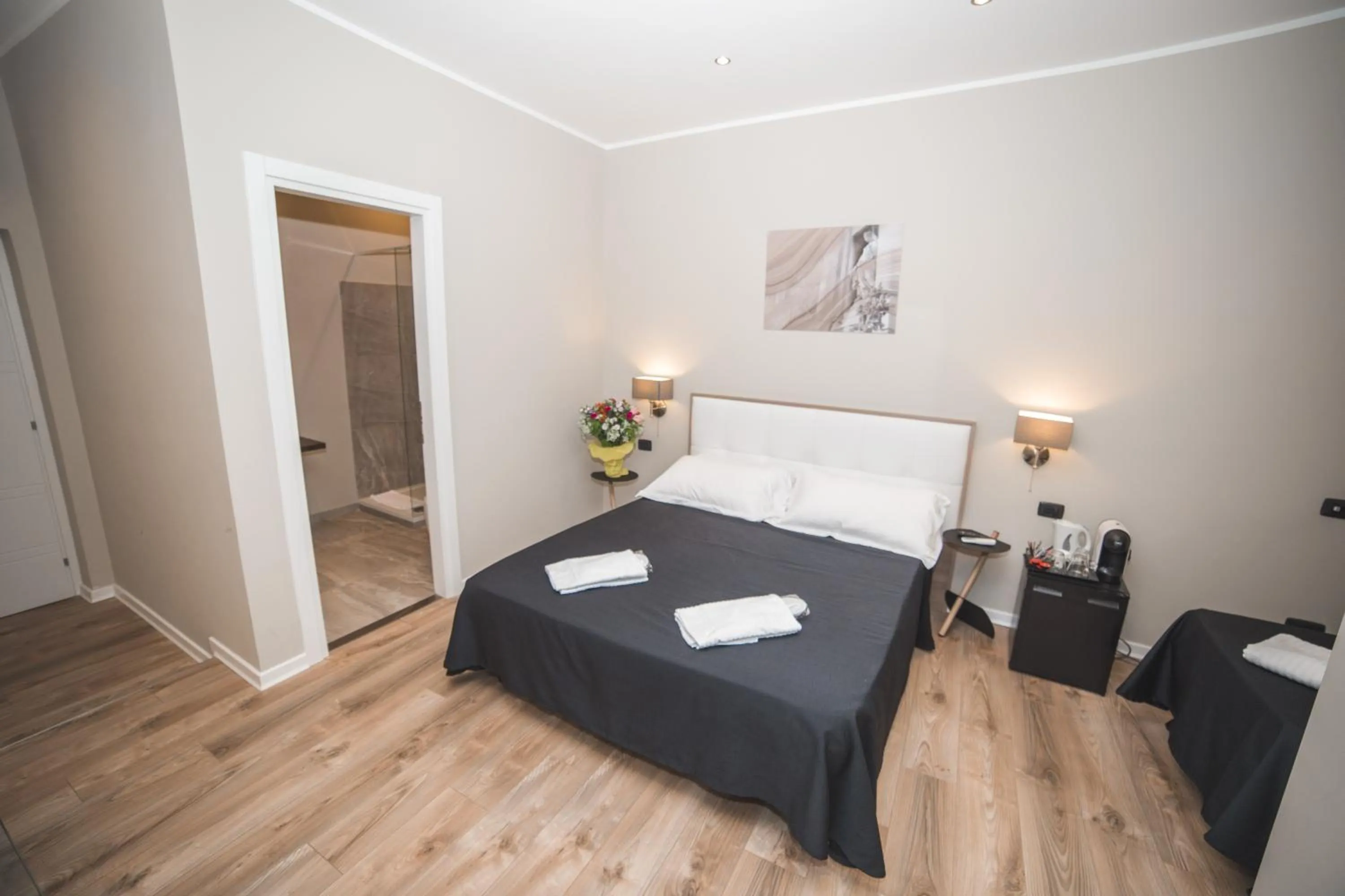 Bedroom, Bed in Trevi Portrait