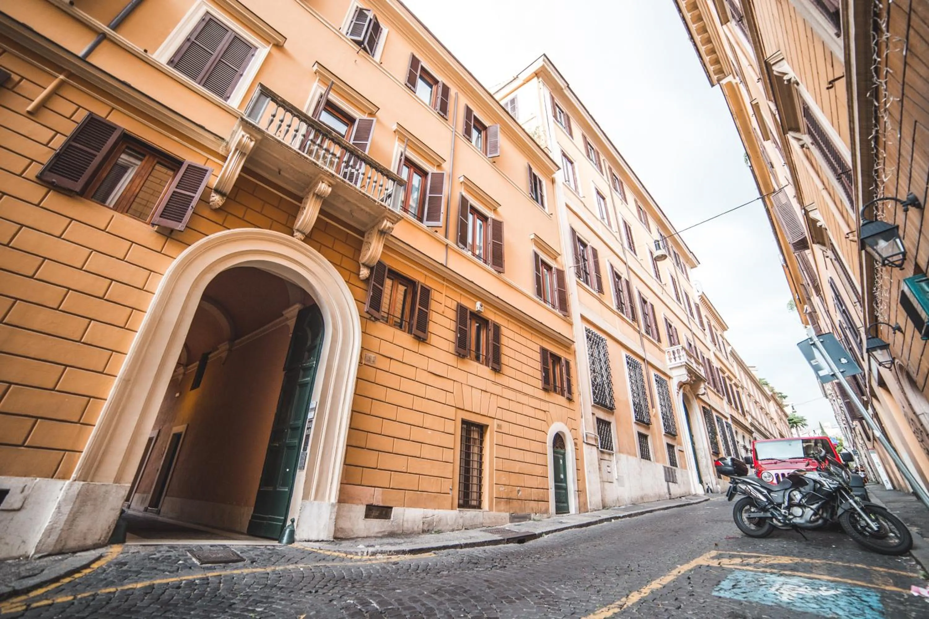 Lobby or reception in Trevi Portrait