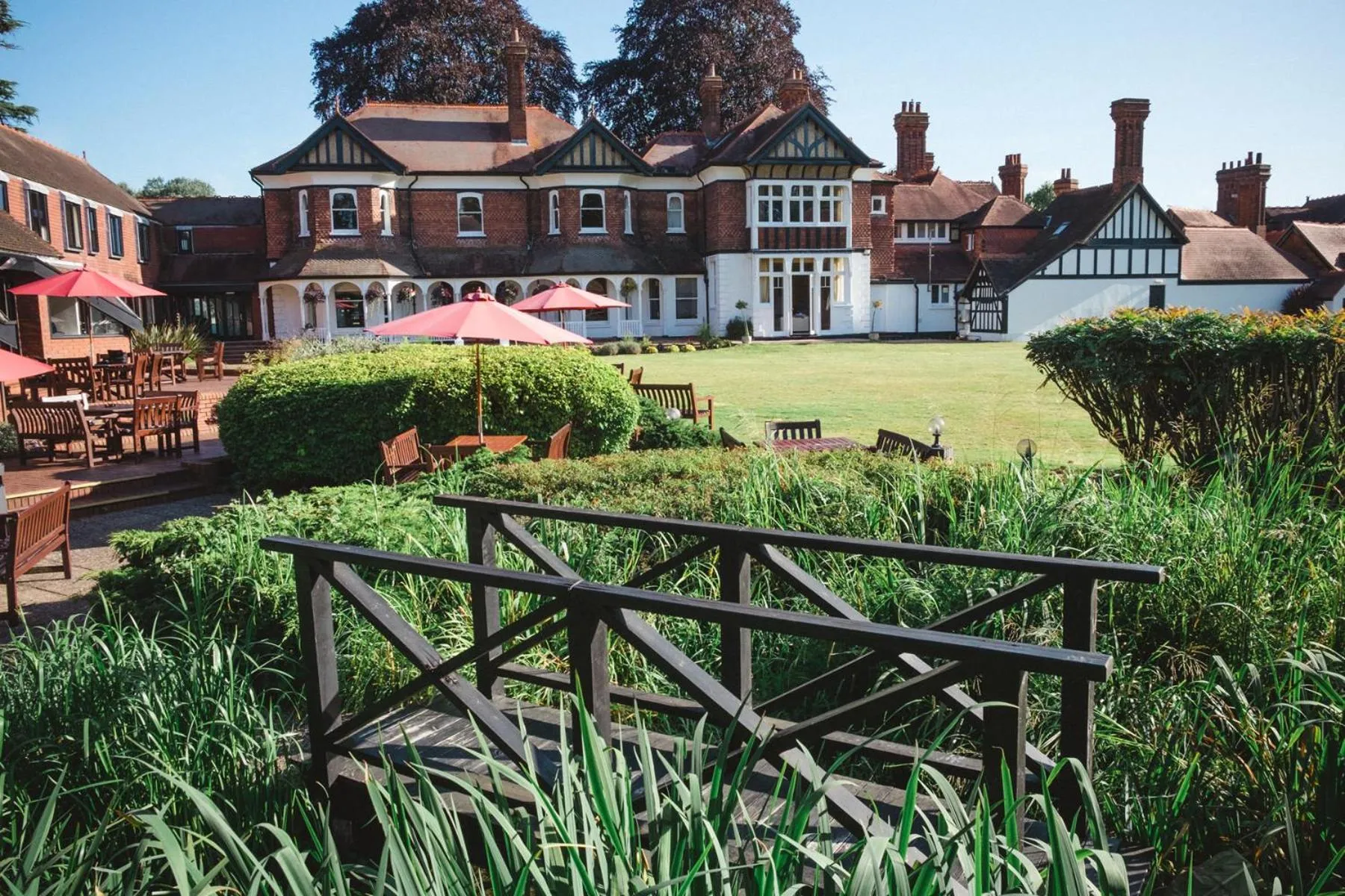 Facade/entrance in CIM Business Centre