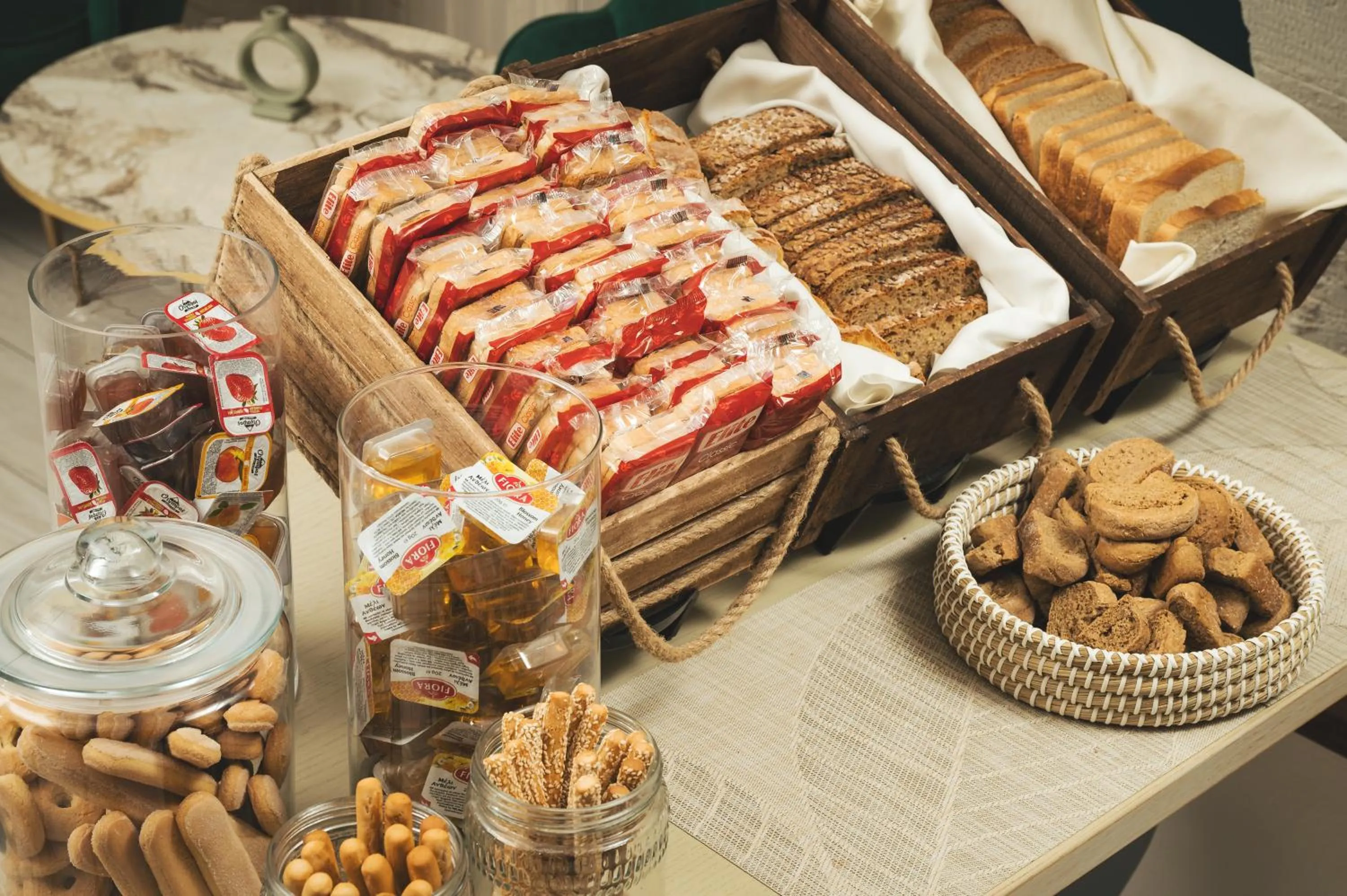 Food and drinks in Elia Palazzo Hotel