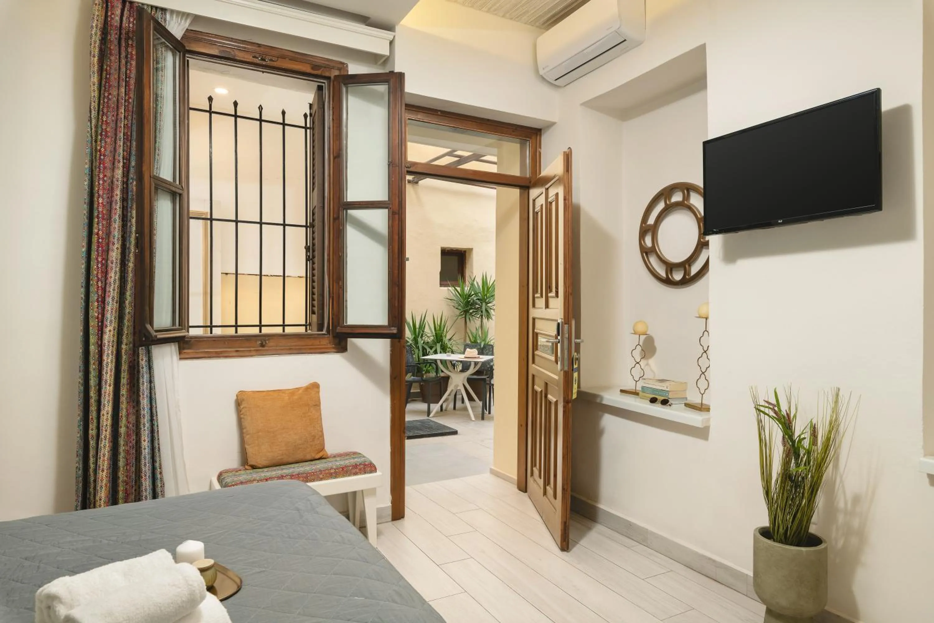 Photo of the whole room, Bed in Elia Palazzo Hotel