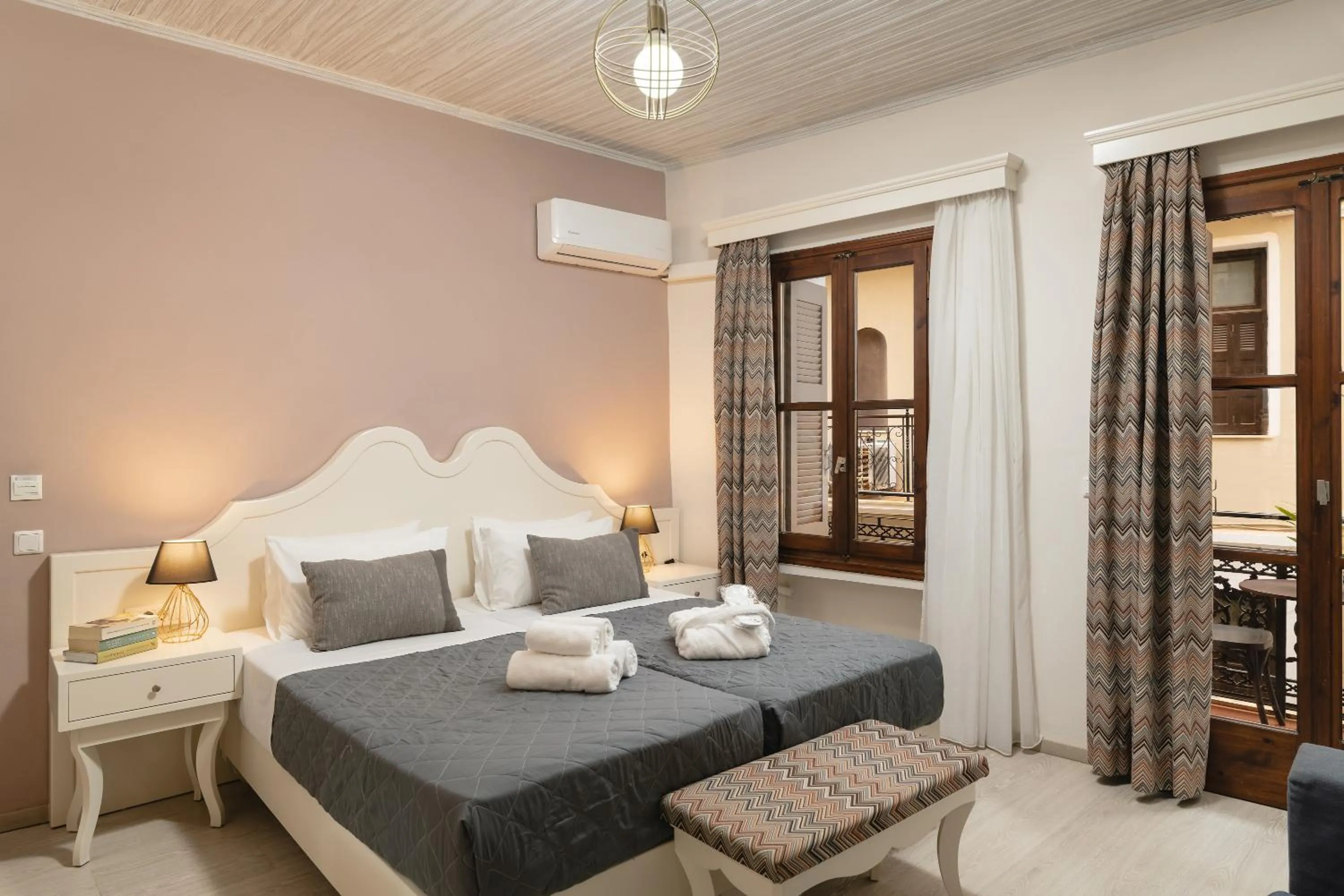 Bed in Elia Palazzo Hotel