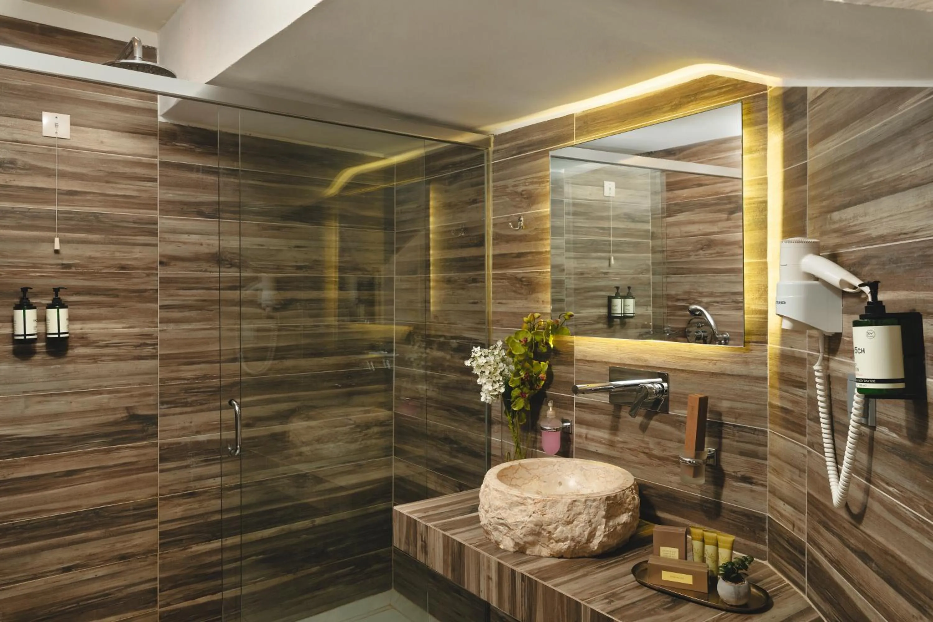 Bathroom in Elia Palazzo Hotel