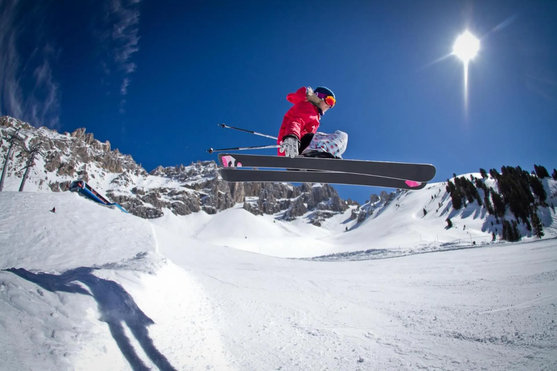 Skiing in Good Life Hotel Zirm