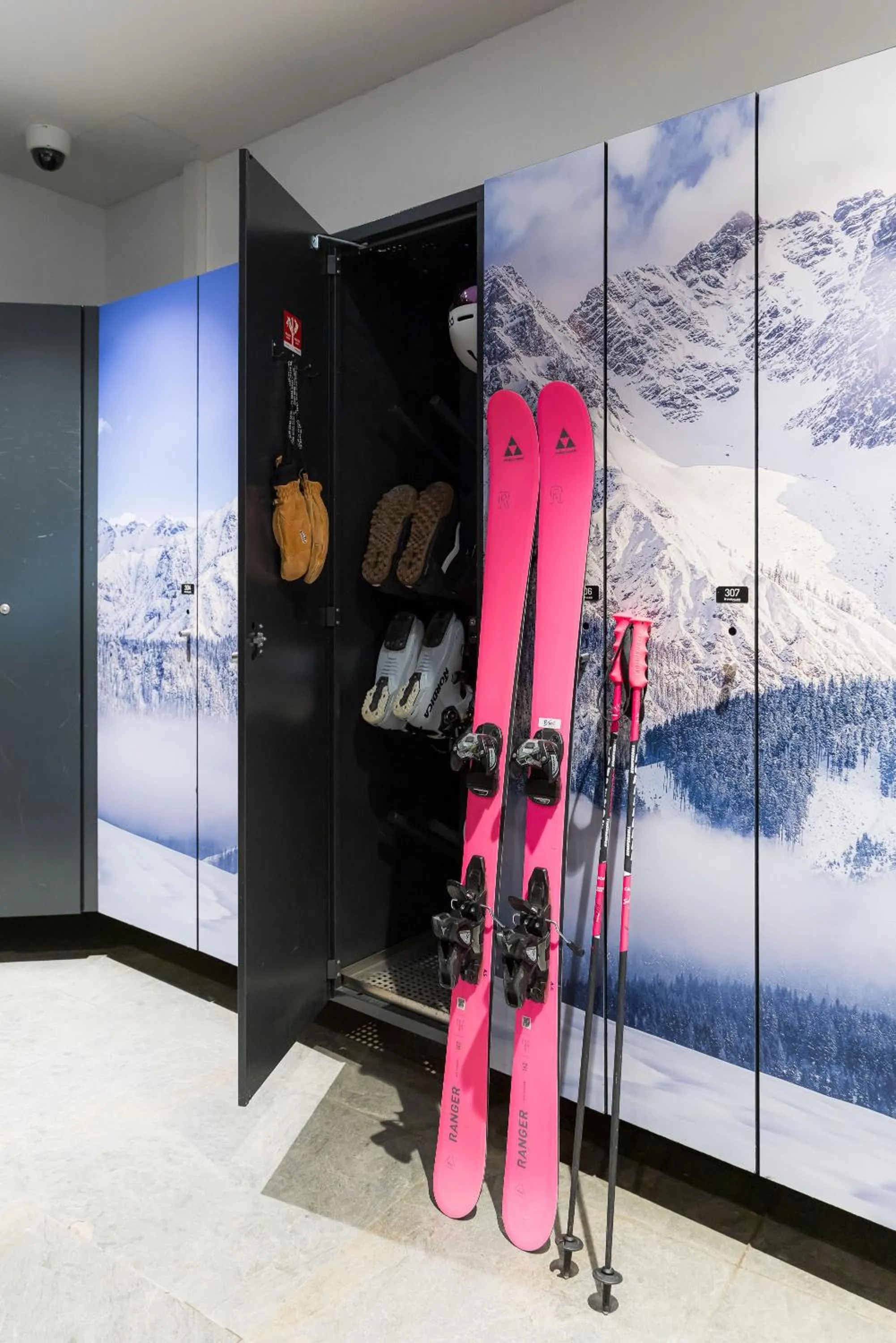 storage in Stockinggut by AvenidA