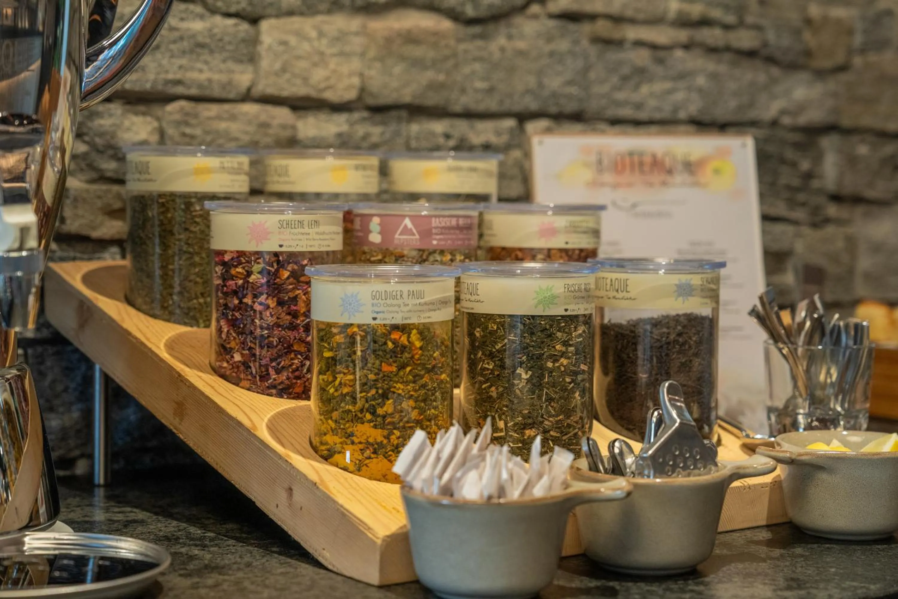 Buffet breakfast in Stockinggut by AvenidA