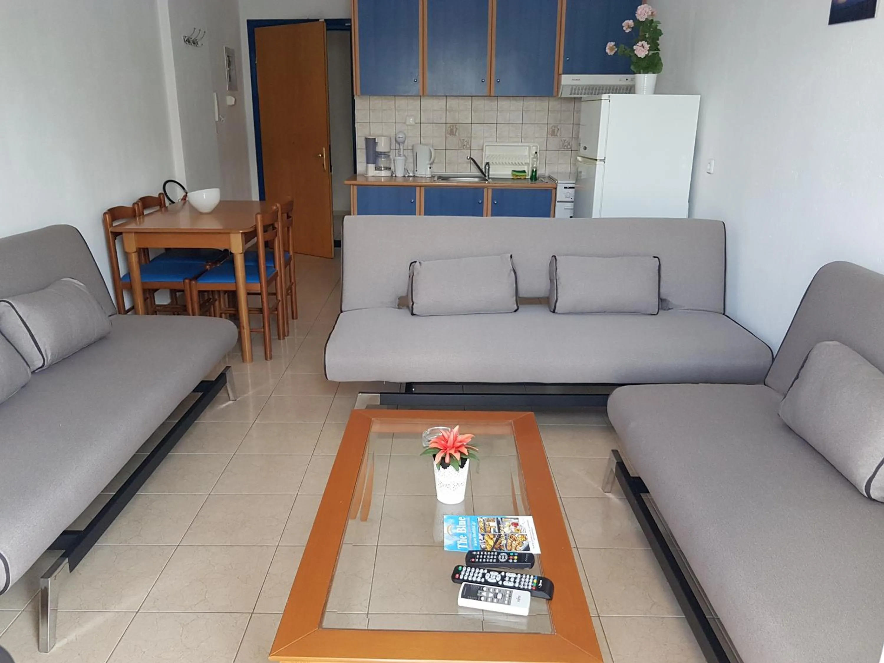 Coffee/tea facilities in The Blue Beach Apartments