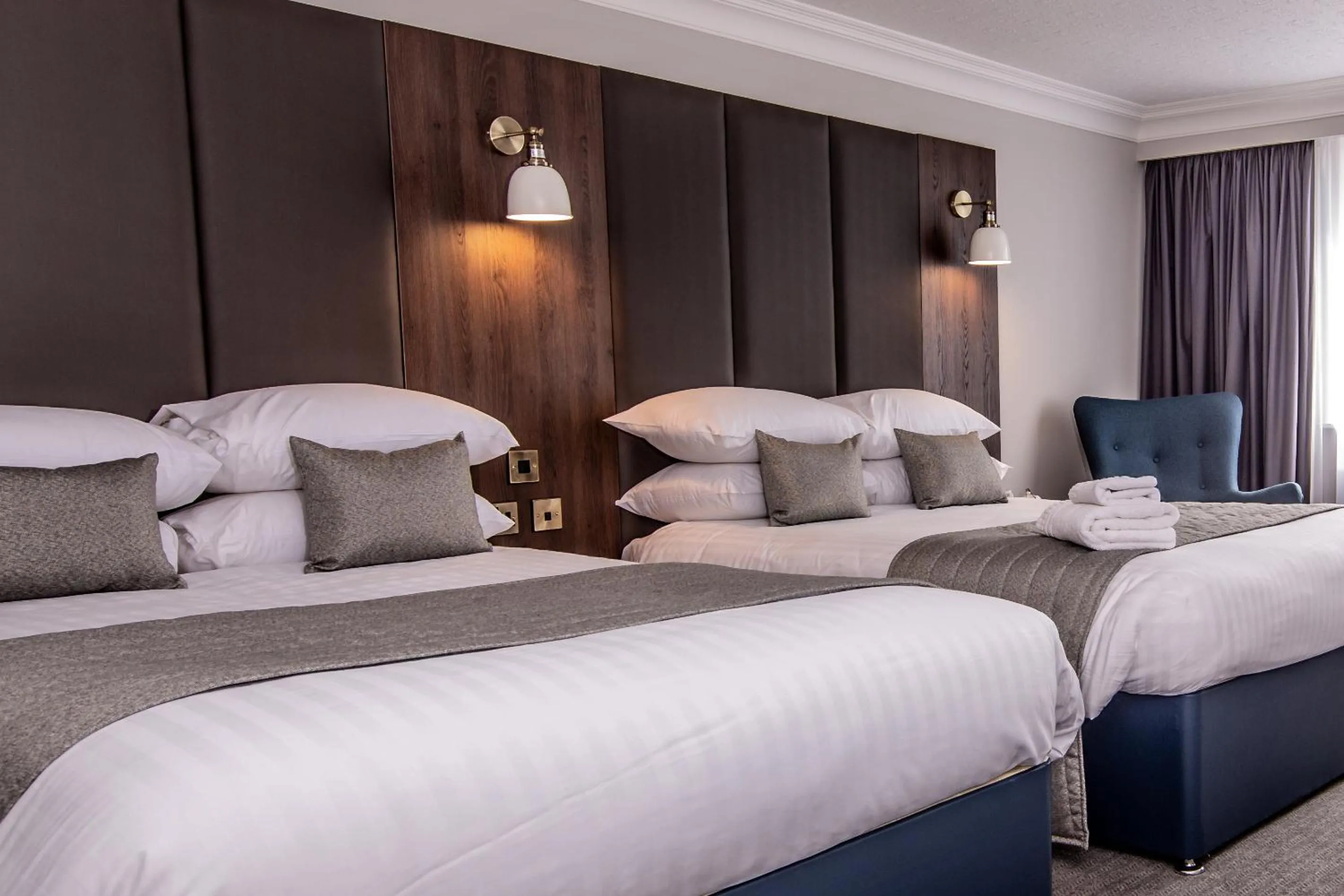 Bed, Seating Area in Bredbury Hall Hotel