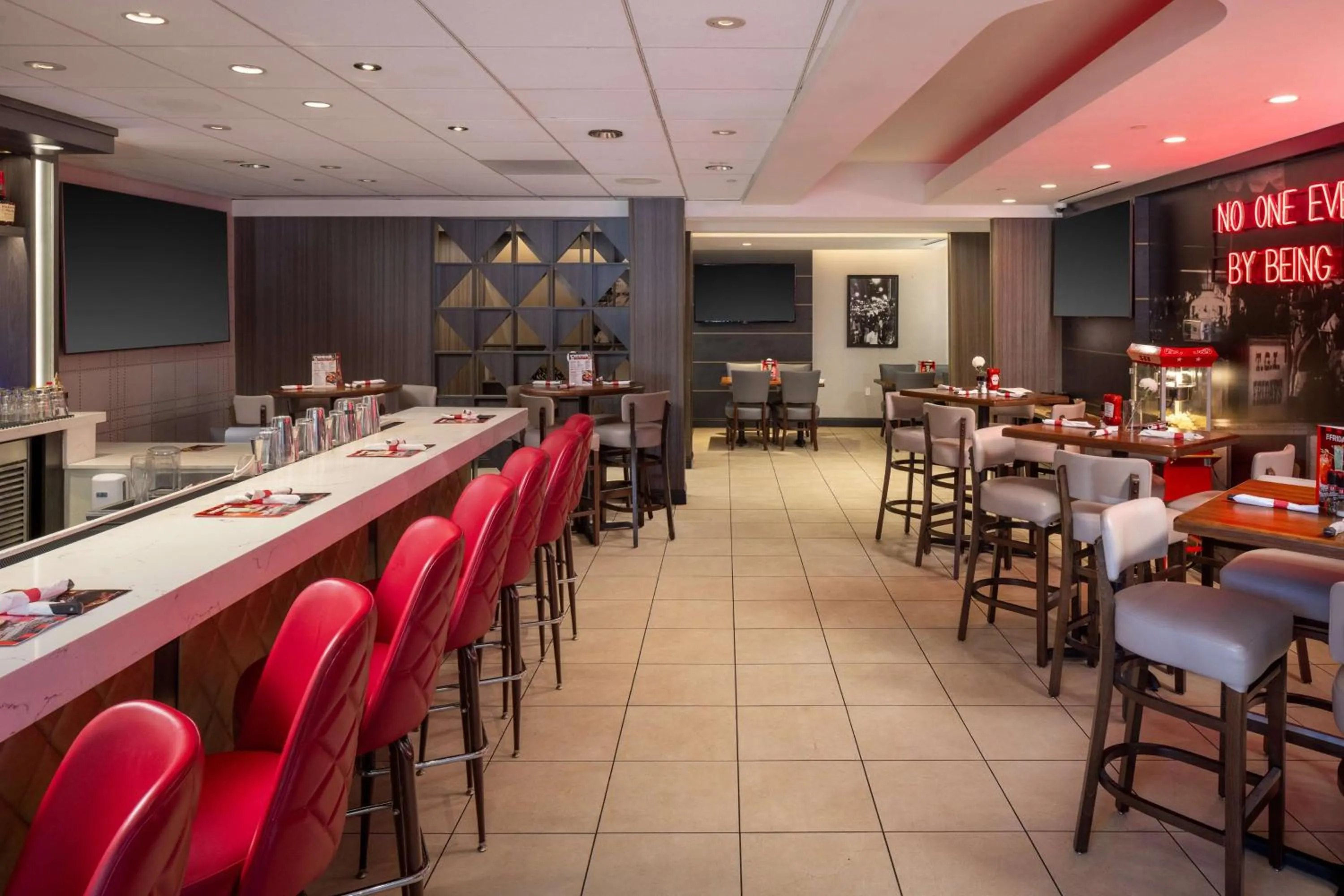 Restaurant/places to eat in Hilton Garden Inn Los Angeles / Hollywood