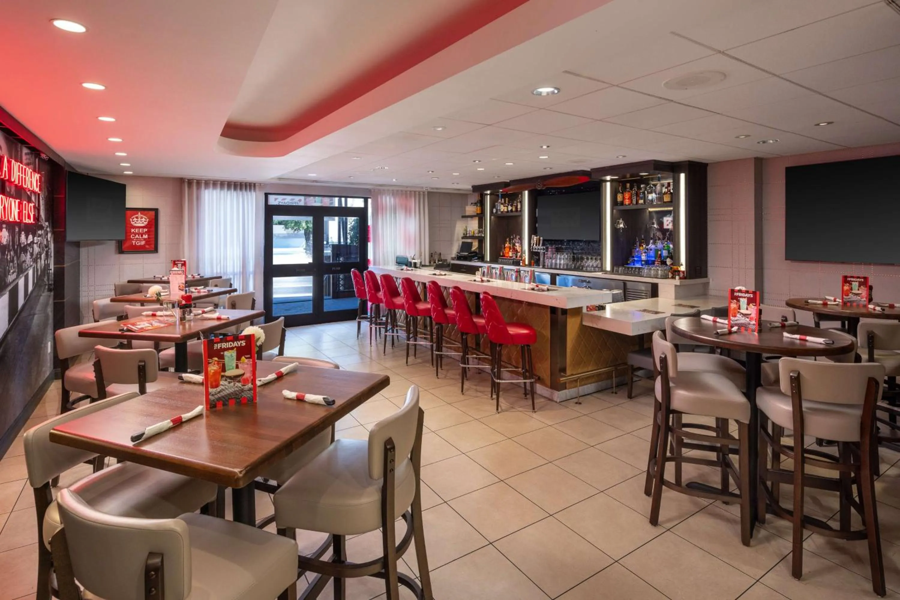 Restaurant/places to eat in Hilton Garden Inn Los Angeles / Hollywood