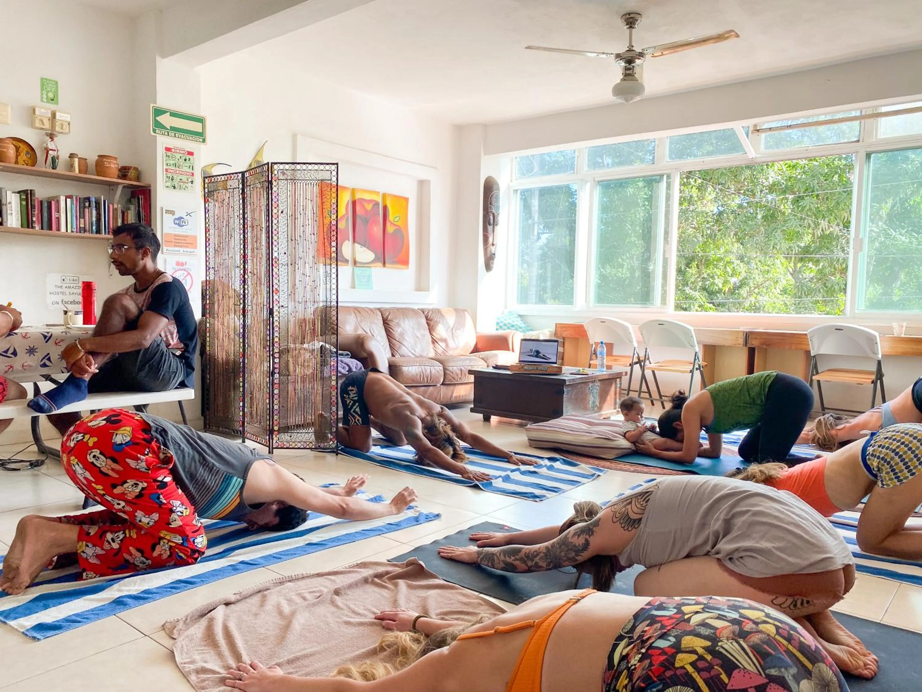 Living room in ITH Sayulita Amazing Surf Hostel