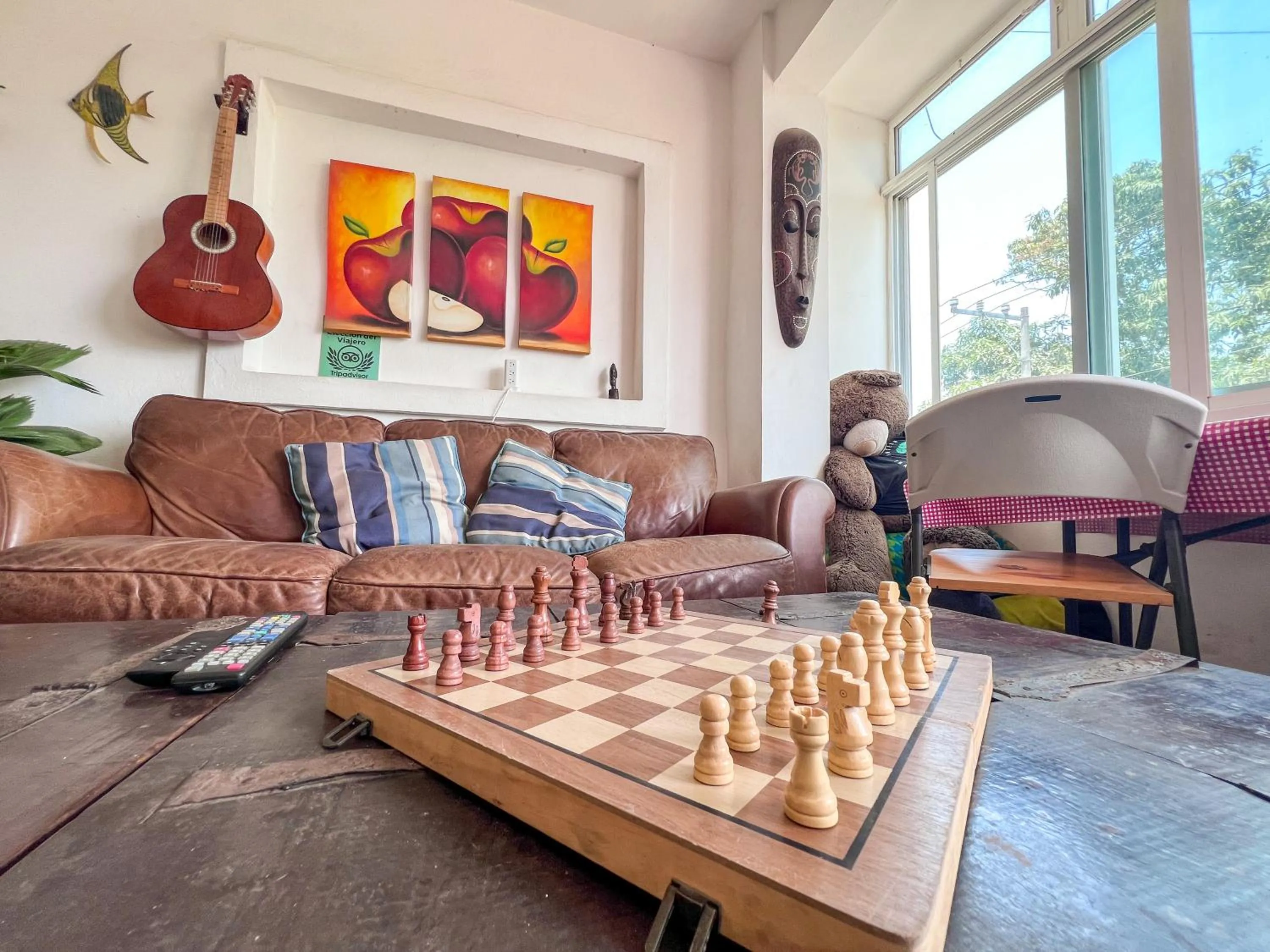 Living room in ITH Sayulita Amazing Surf Hostel