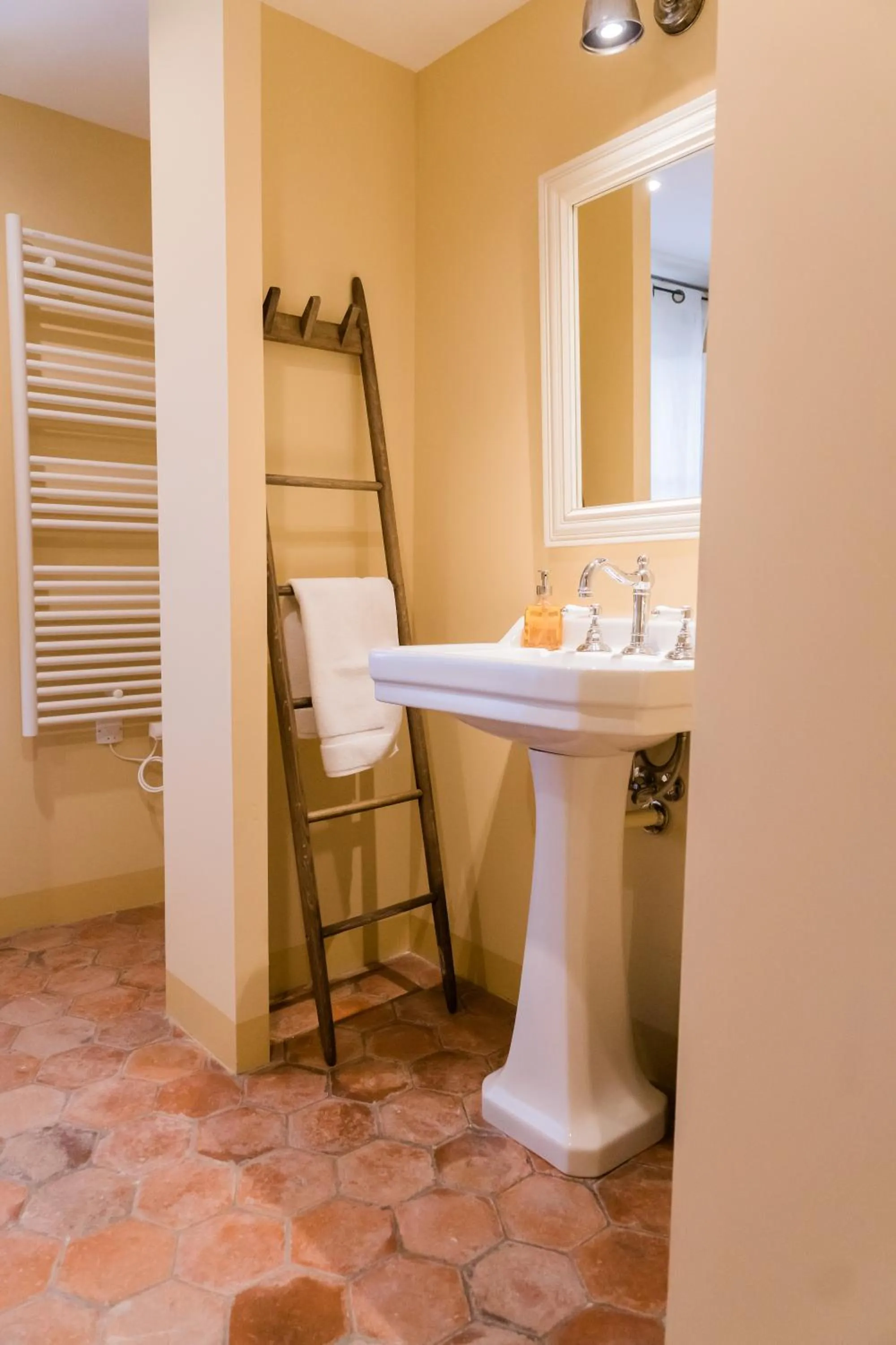 Bathroom in Château Saint Roux Le Luc-Le Cannet des Maures