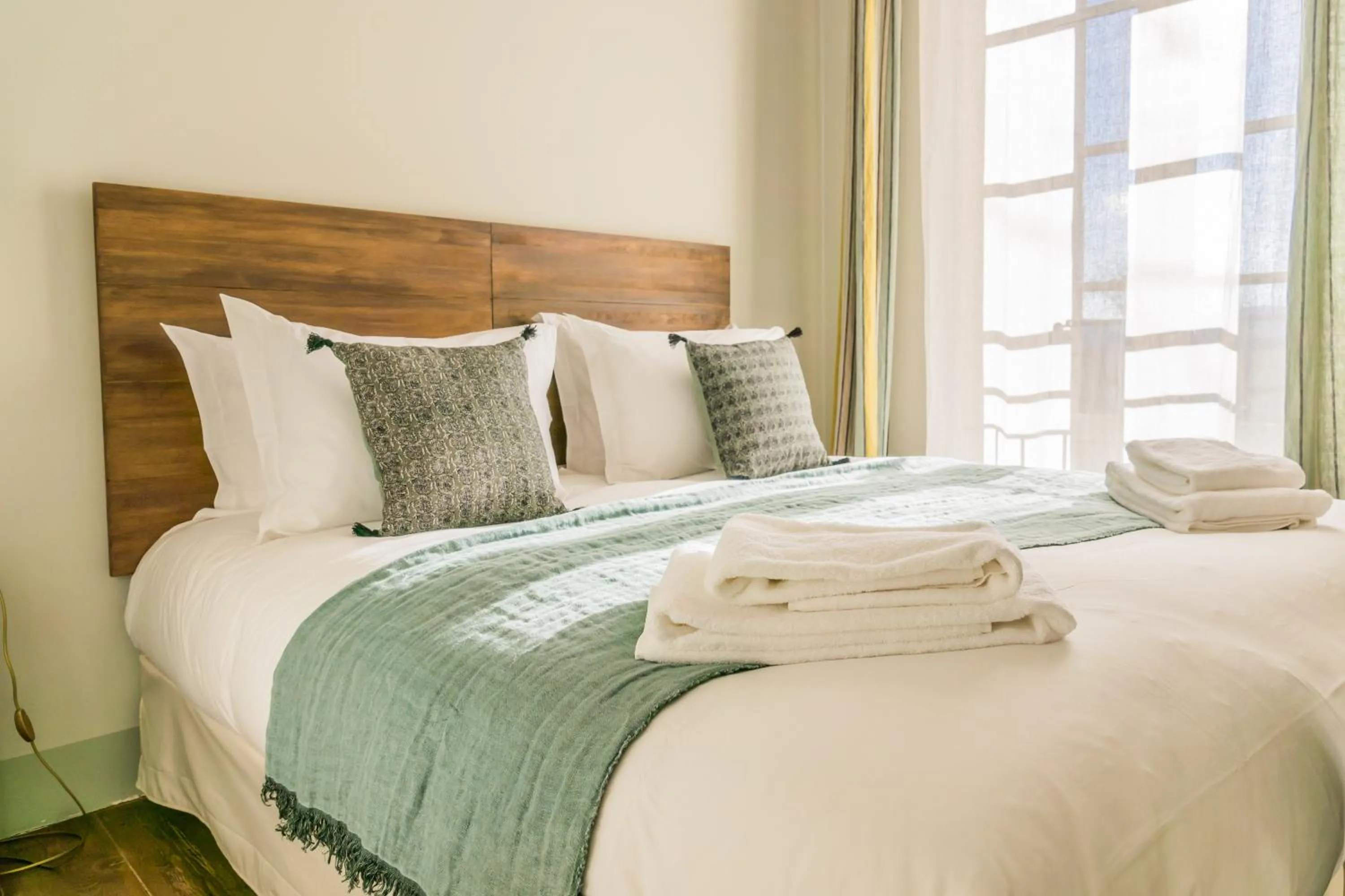 Bed in Château Saint Roux Le Luc-Le Cannet des Maures