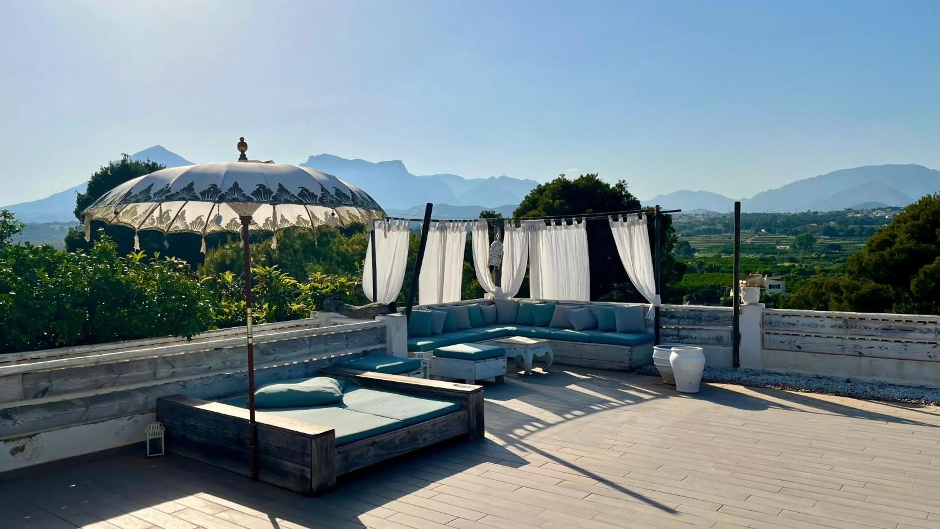 sunbed in elparaiso-altea Apartment "Sylvia" ADULTS ONLY Bed & Borrel