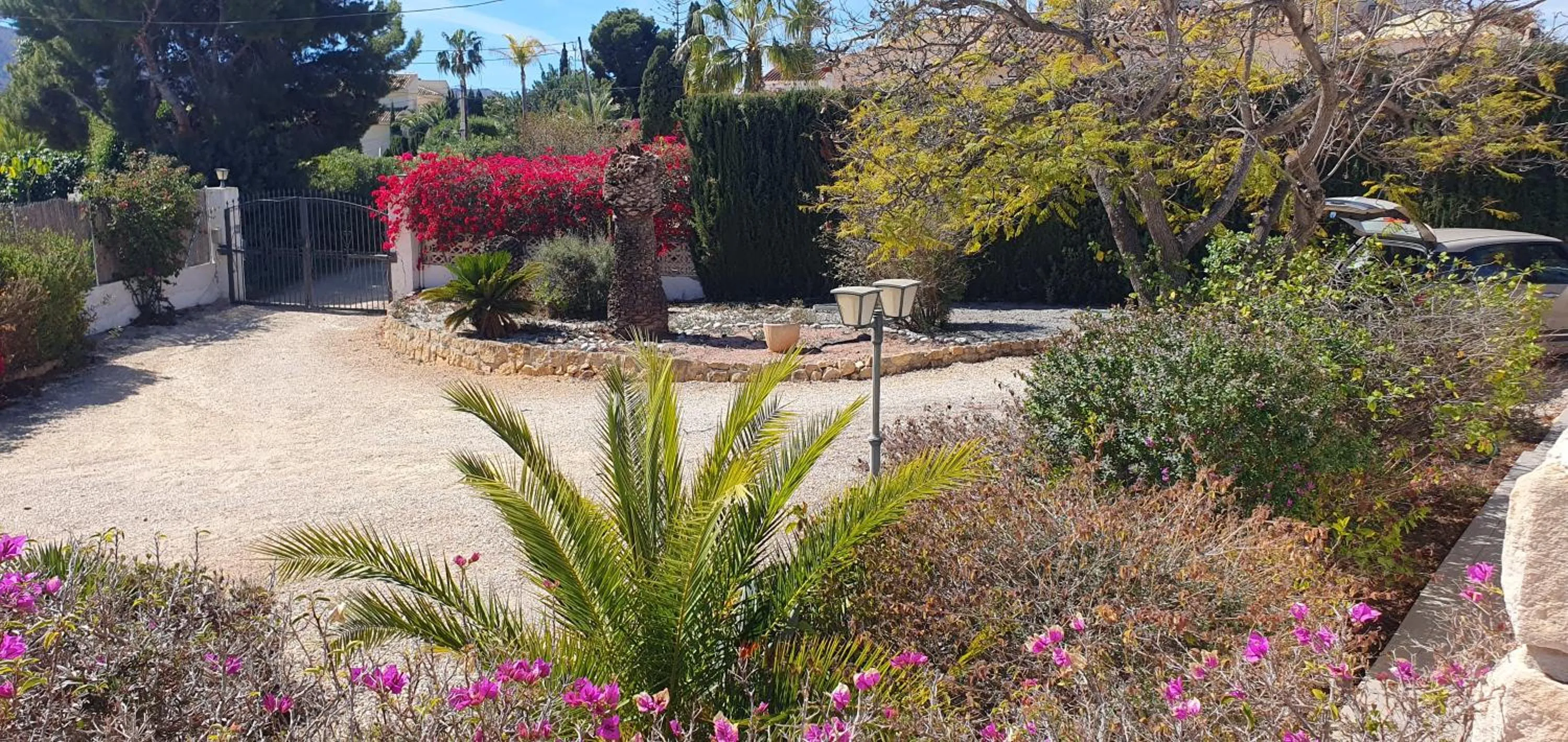 Parking in elparaiso-altea Apartment "Sylvia" ADULTS ONLY Bed & Borrel