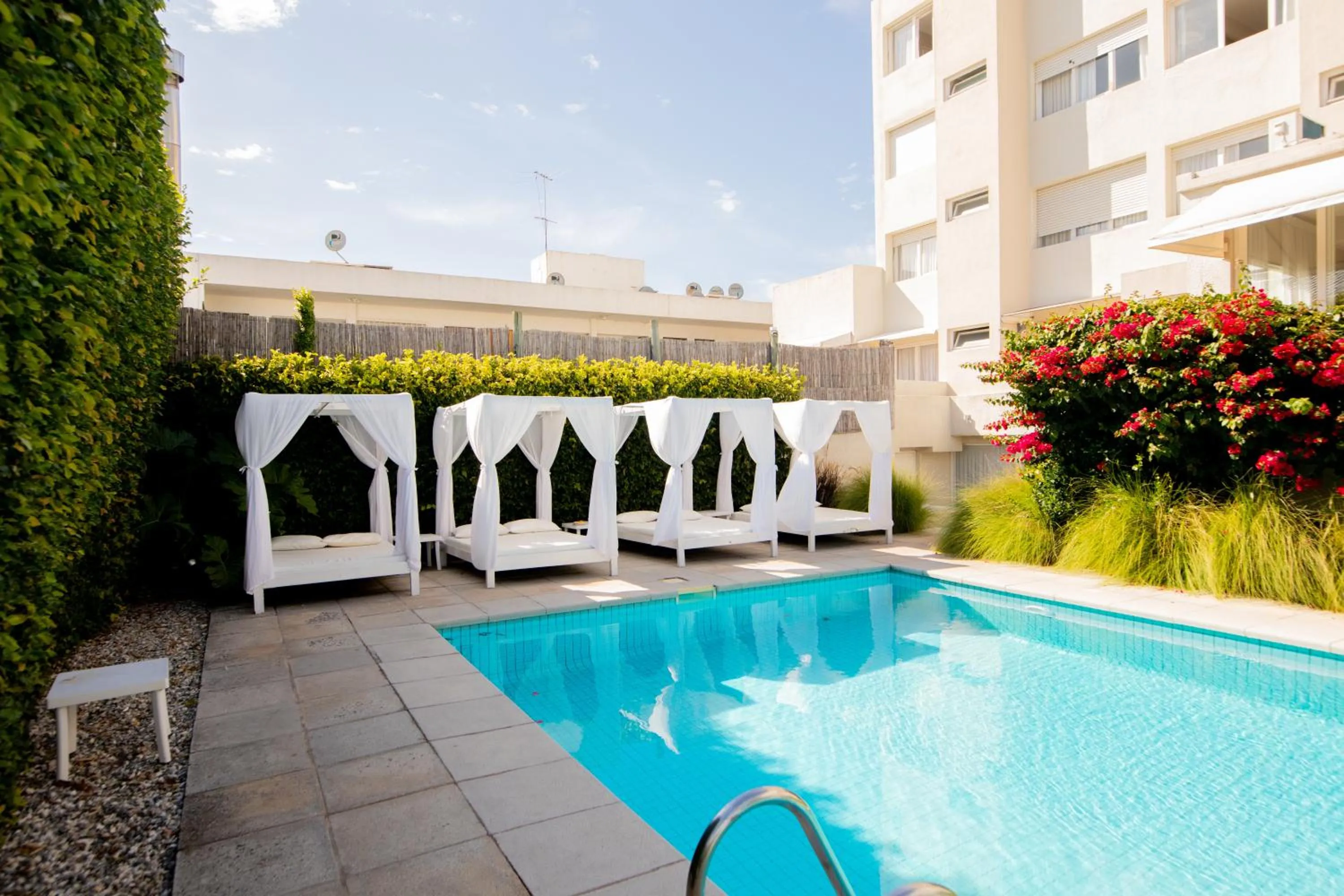 Swimming pool in Atlántico Boutique Hotel